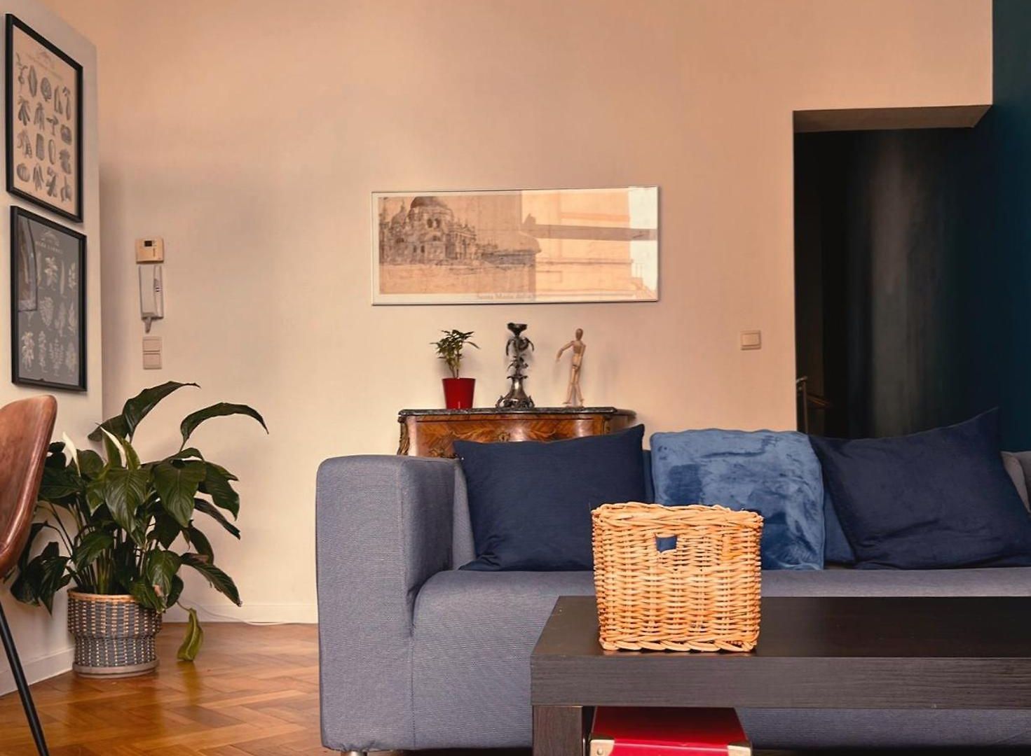 Stylish & Cosy - Le Chatelain Apartment