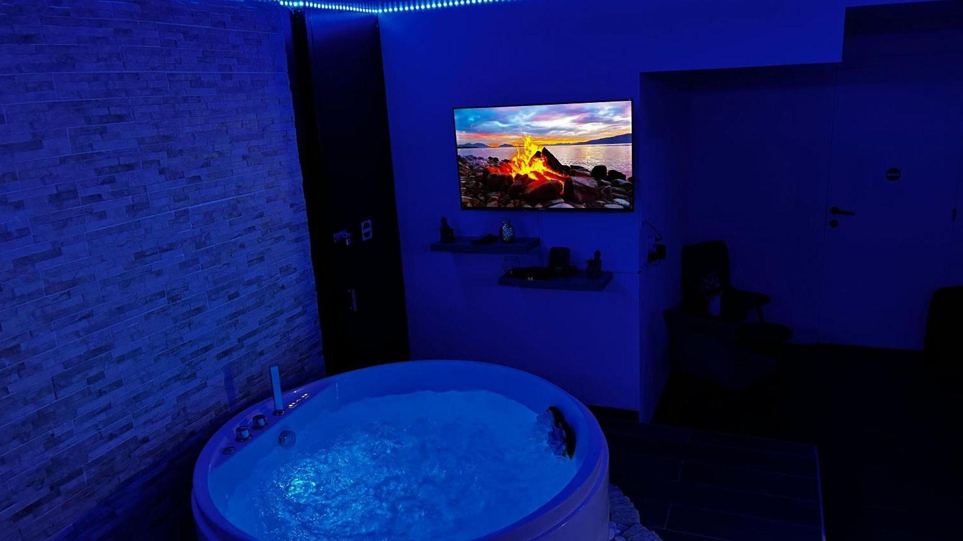 Love hotel Bolingo