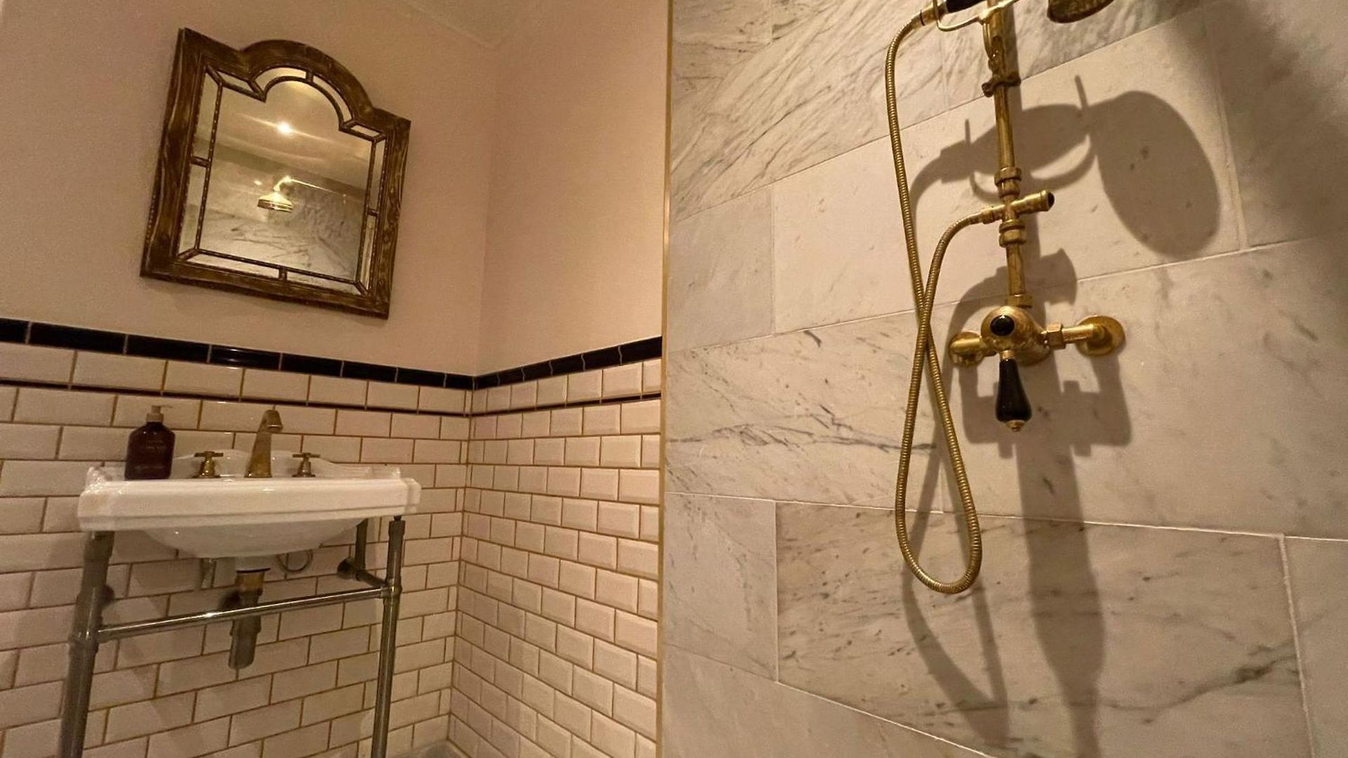 Appartement La Petite Foret Art Deco In Brussel