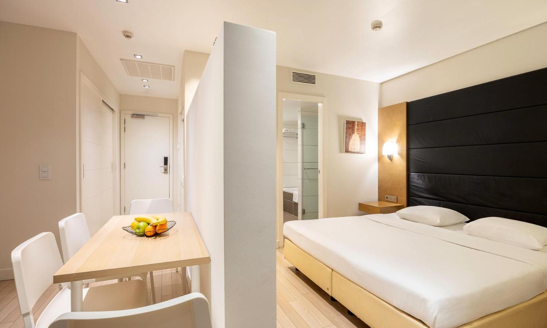 B-aparthotel Grand Place Aparthotel 4*