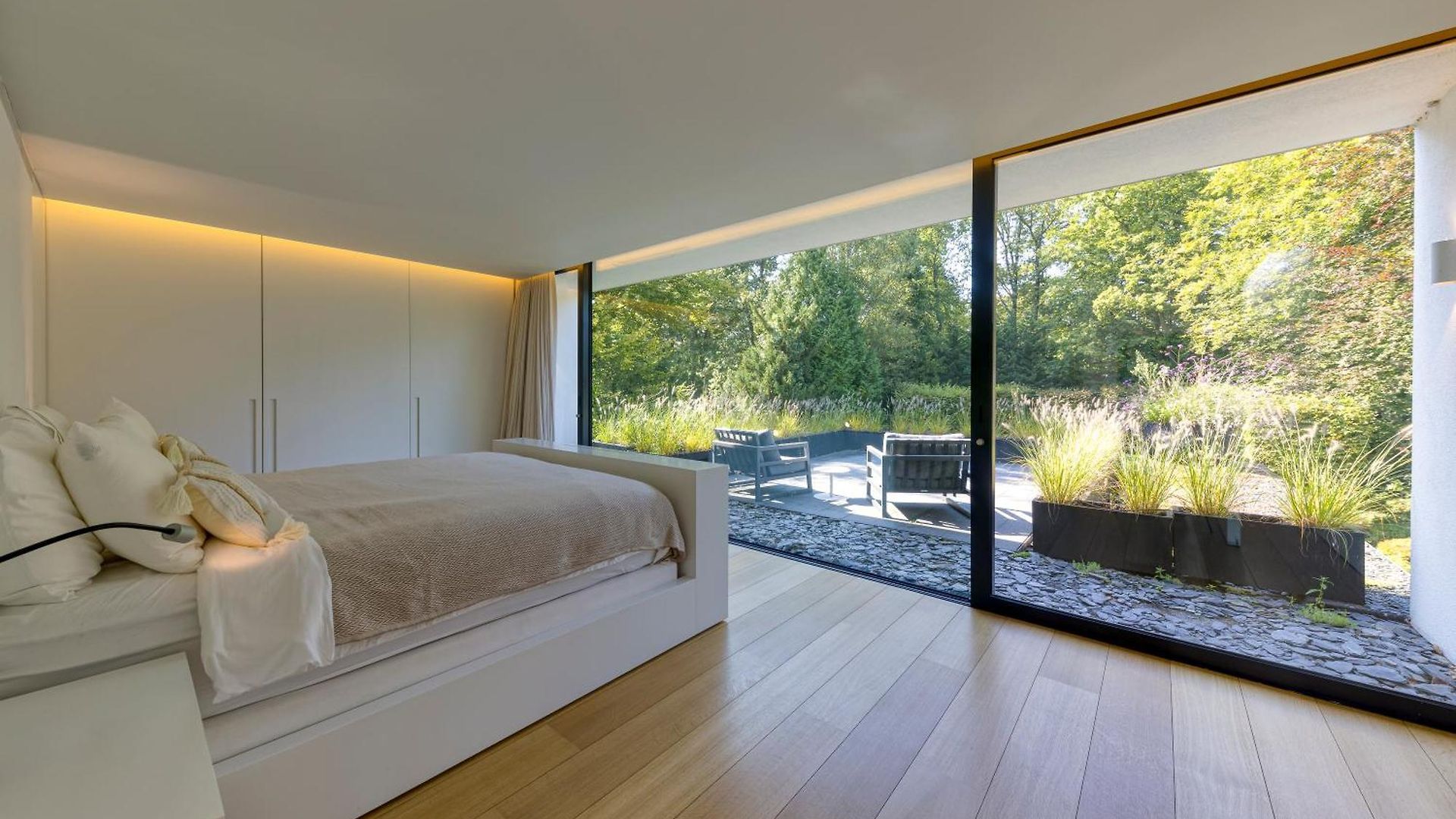 Villa Luxurious 1000m2 With Garden And Pool Brussels