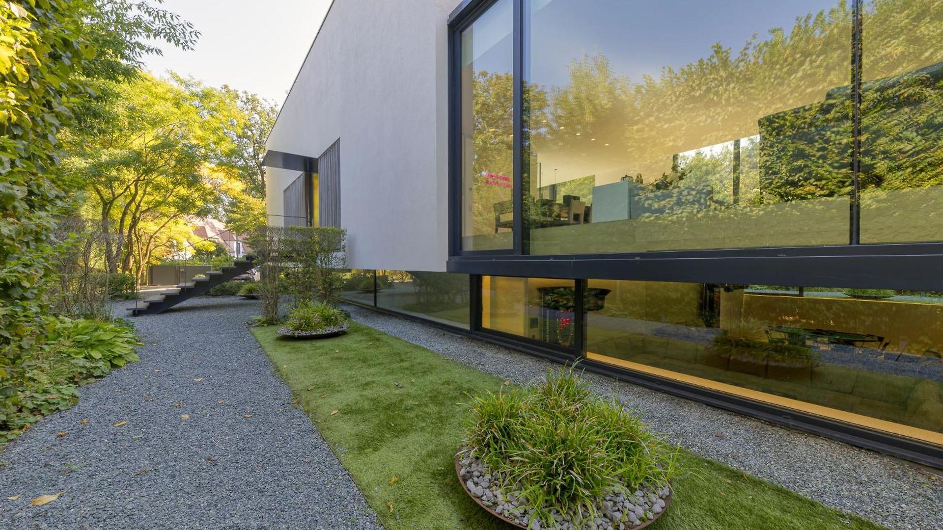 Luxurious 1000m2 With Garden And Pool Villa Brussels
