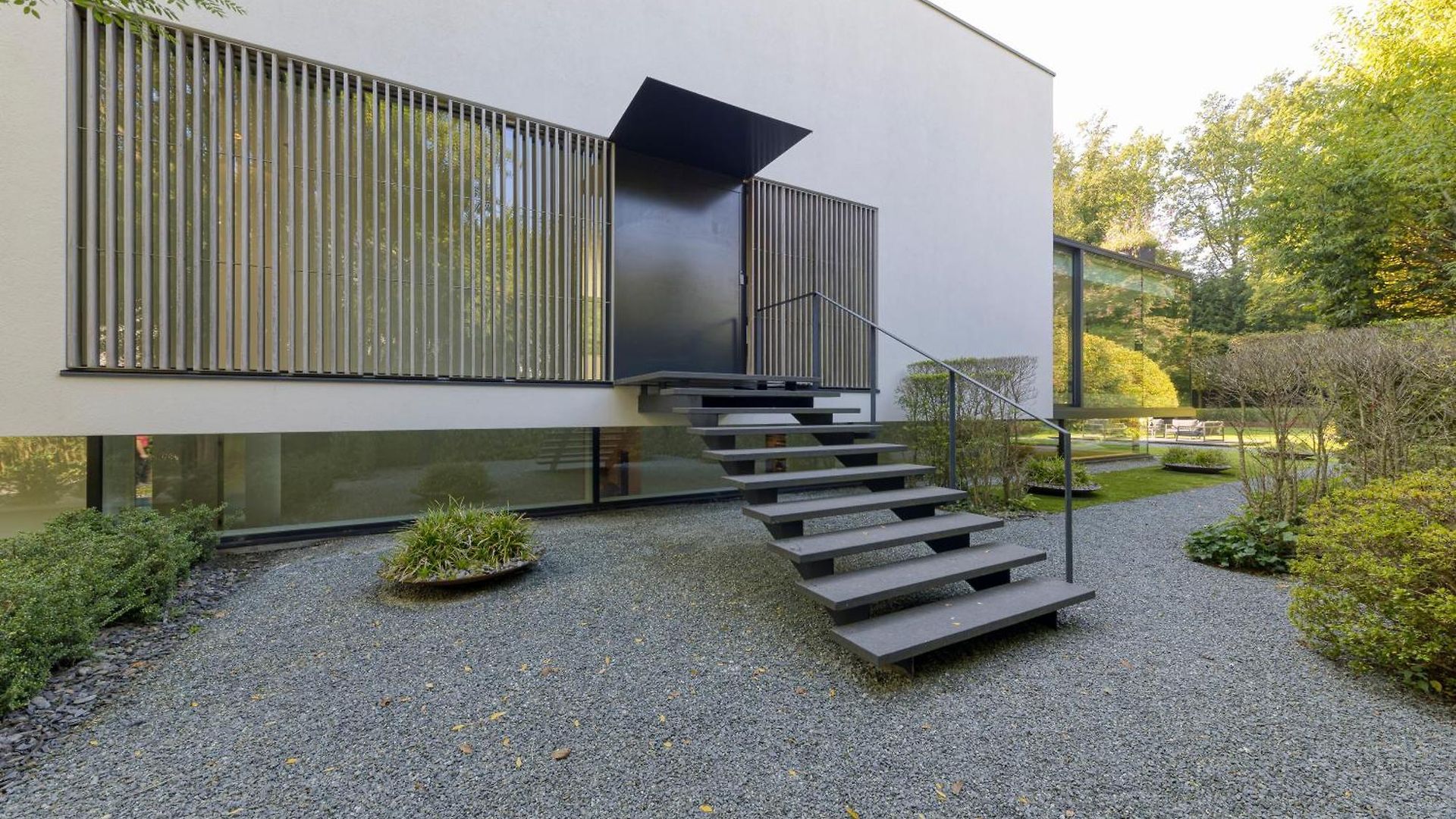 Luxurious 1000m2 With Garden And Pool Villa *