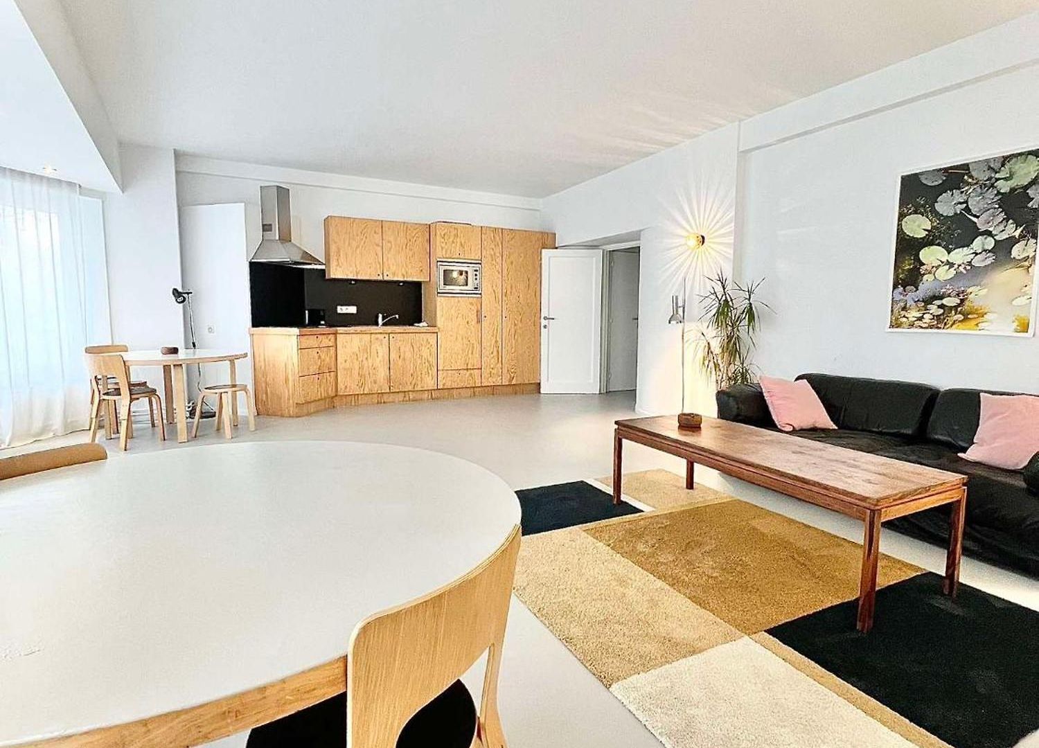 Apartment 5 Min From Grand Place 1 Bedroom Apt Renovated!