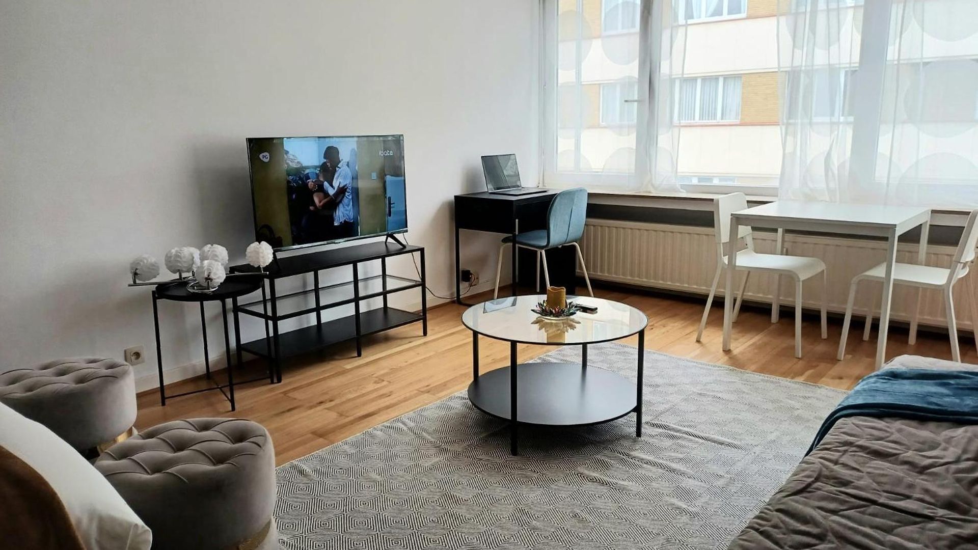 Eu Quarter Apartment