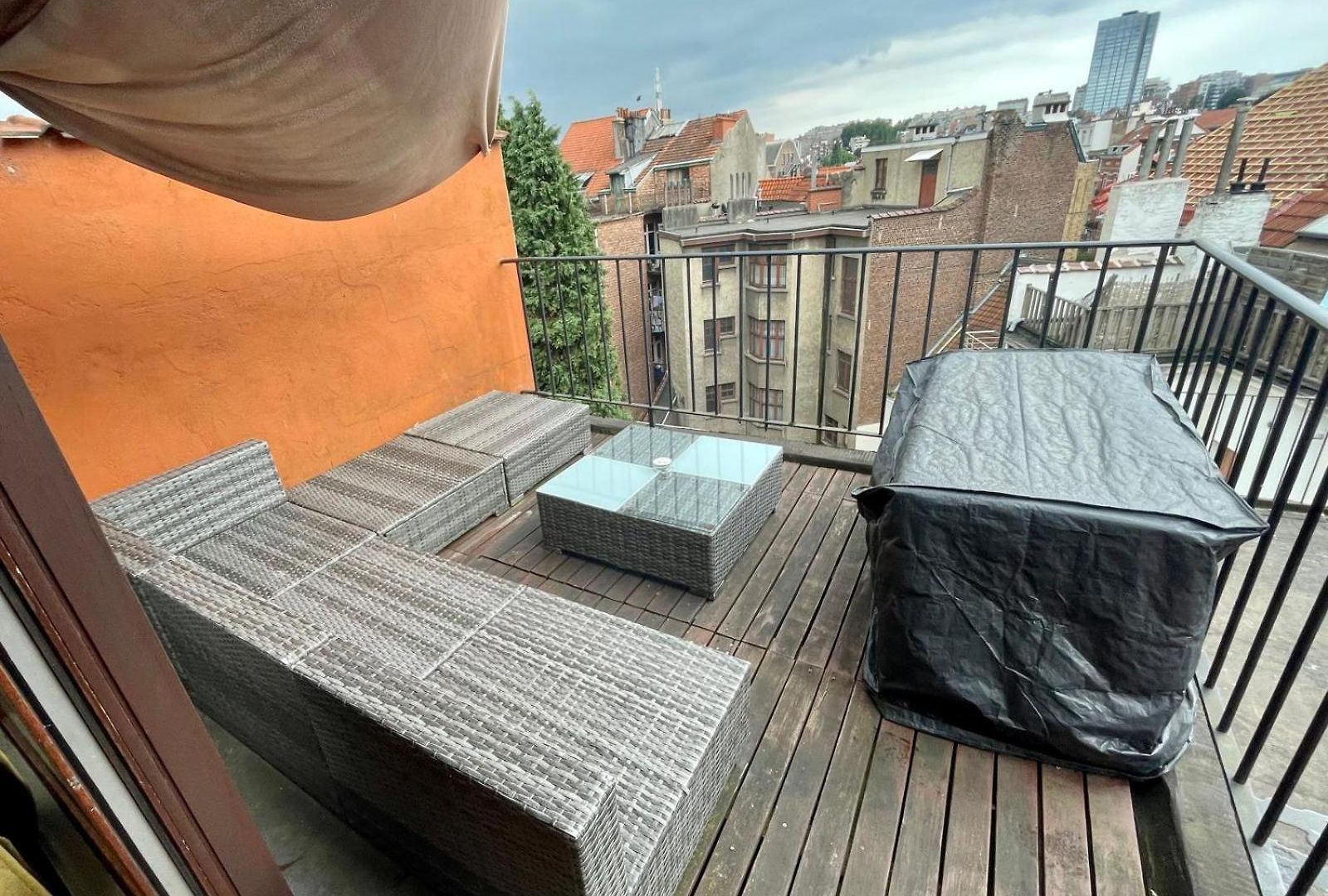 2 Bedroom With A Rooftop Terrace On 3rd Floor *
