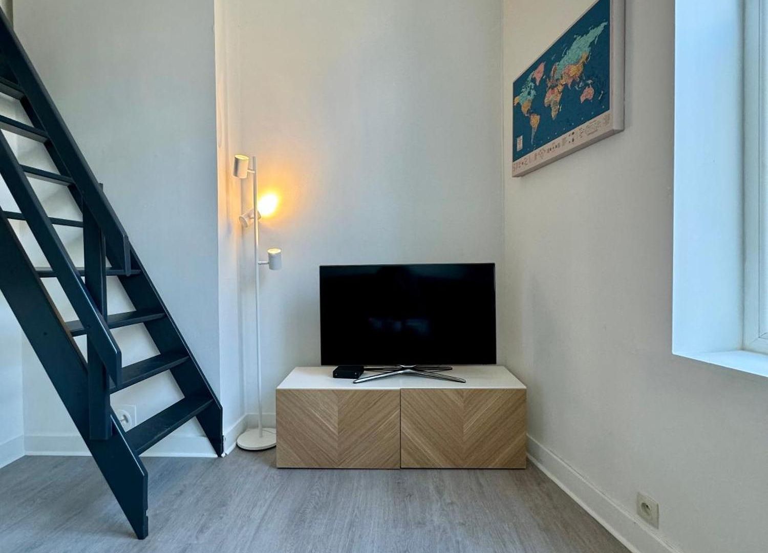 Apartment Avec En Mezzanine *
