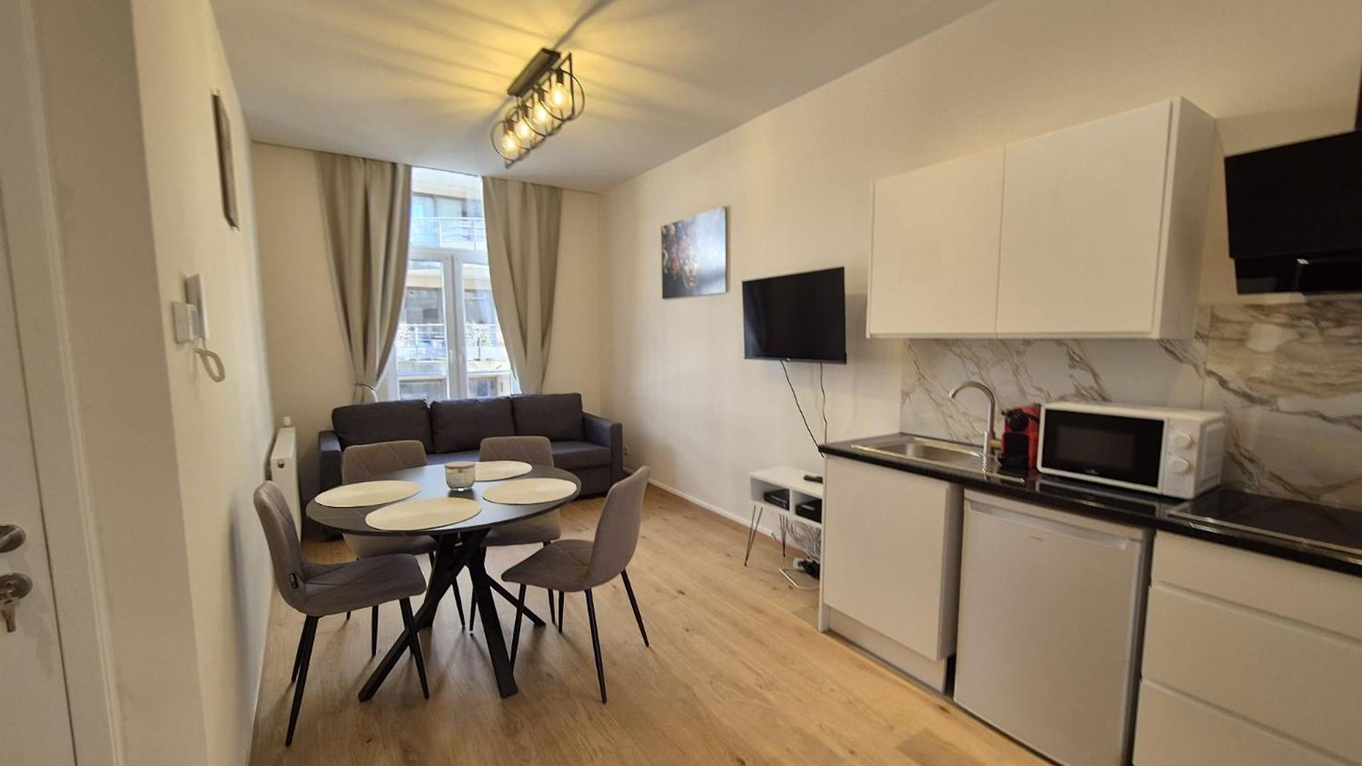 Modern Near Avenue Louise Apartment Brussels
