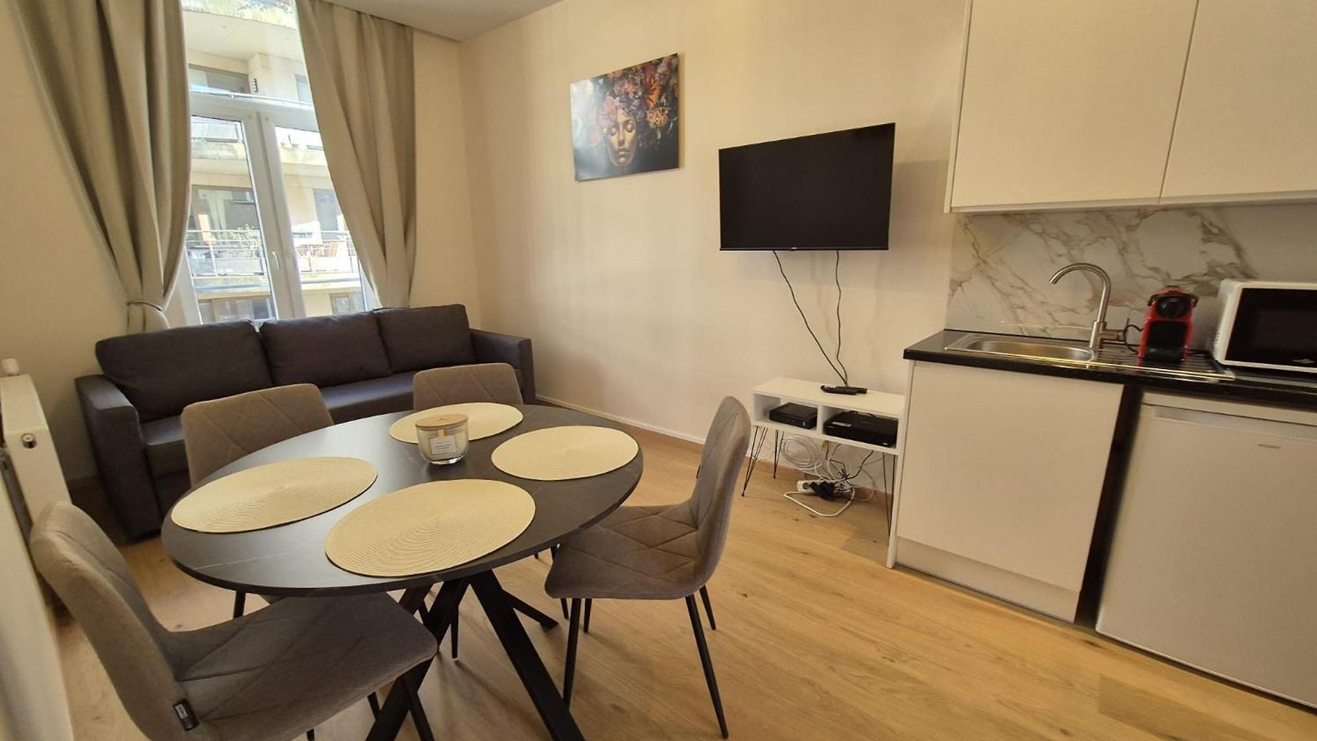 Modern Near Avenue Louise Apartment Brussels