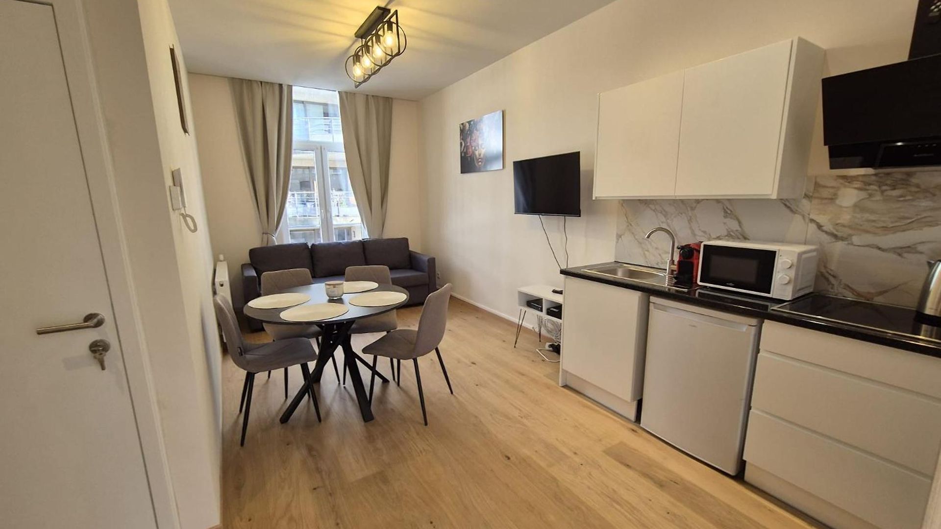 Modern Near Avenue Louise Apartment