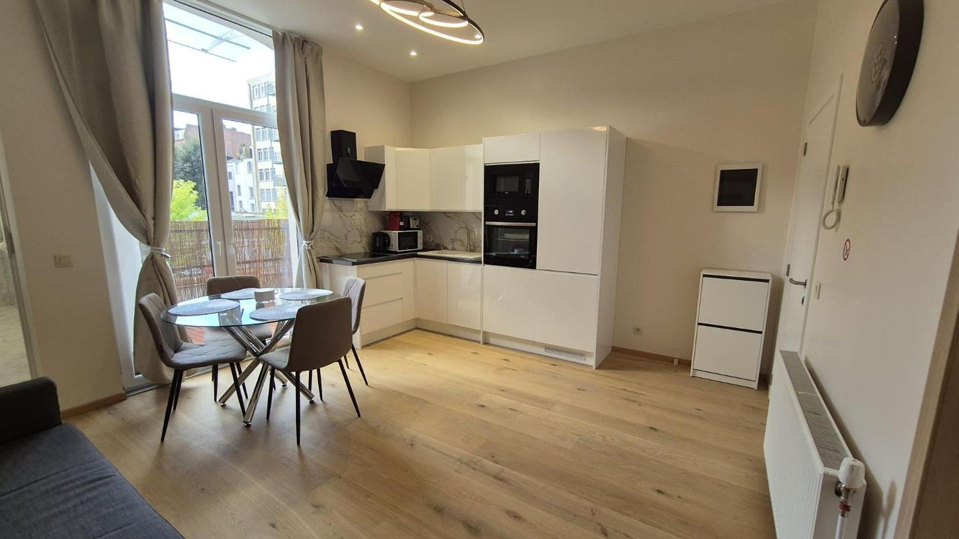 Elegant In Center Of Apartment Brussels