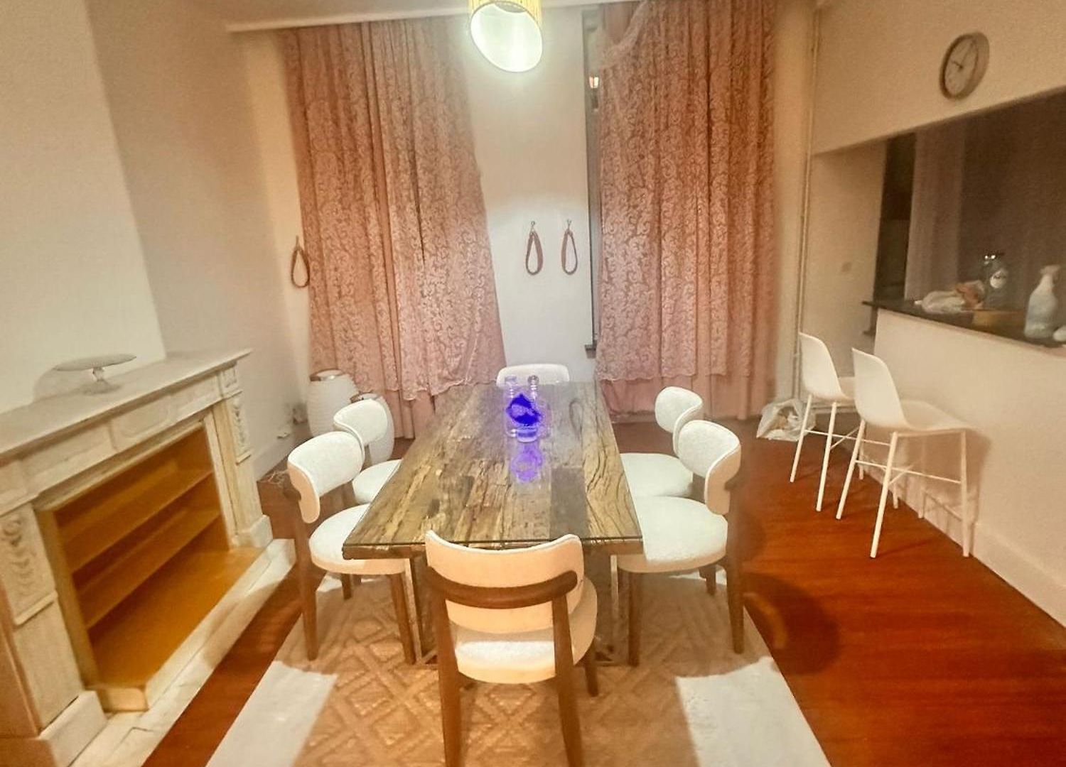 Apartment Spacious Saints Catherine Brussels