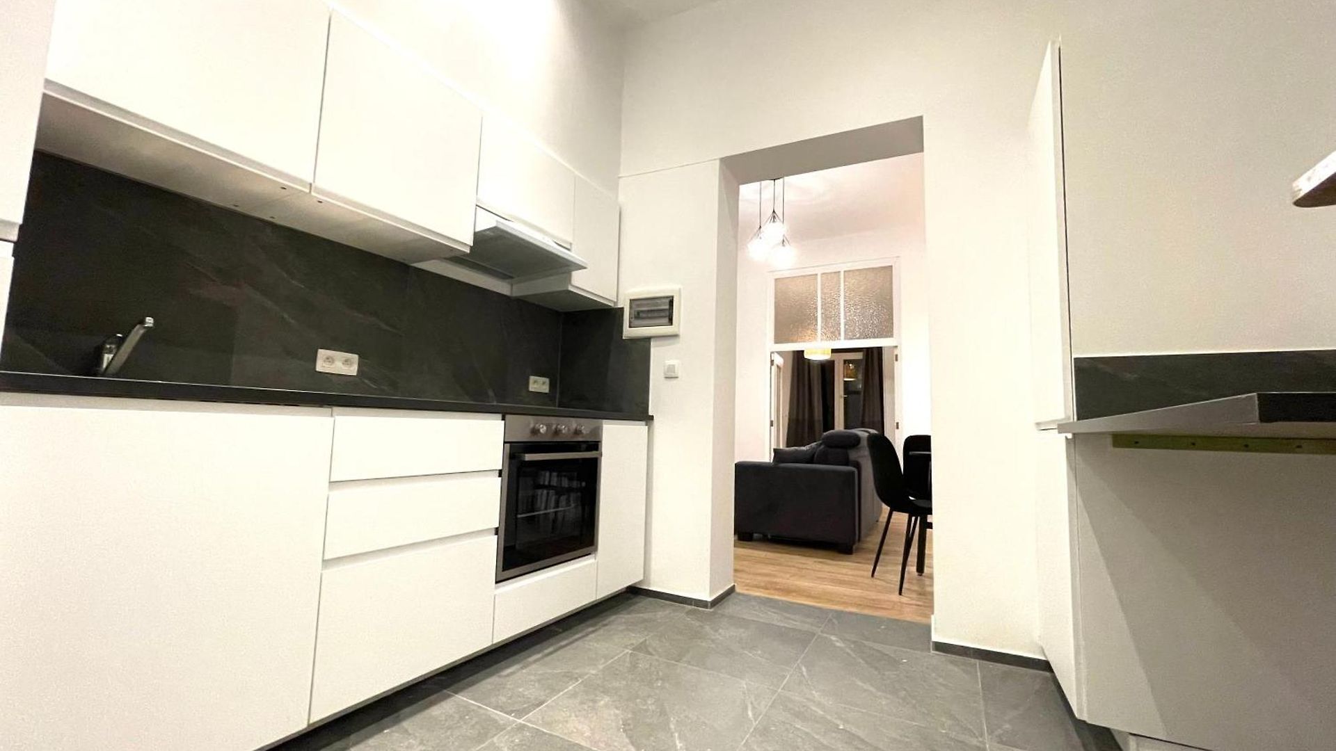 Charming Uccle - 1 Bedroom Apartment *