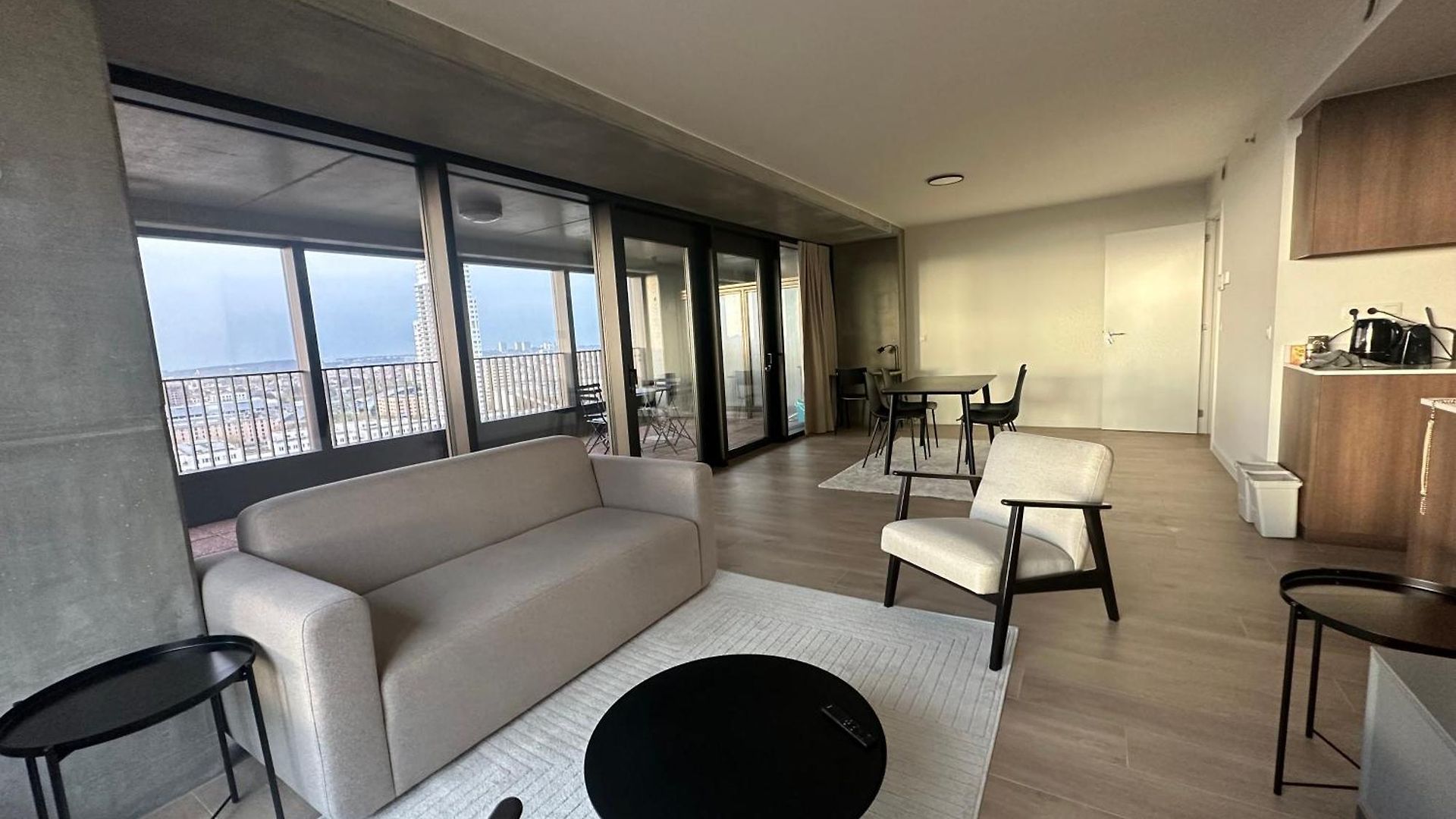 Beautiful With Panoramic View Of Center With Roof Terrace *