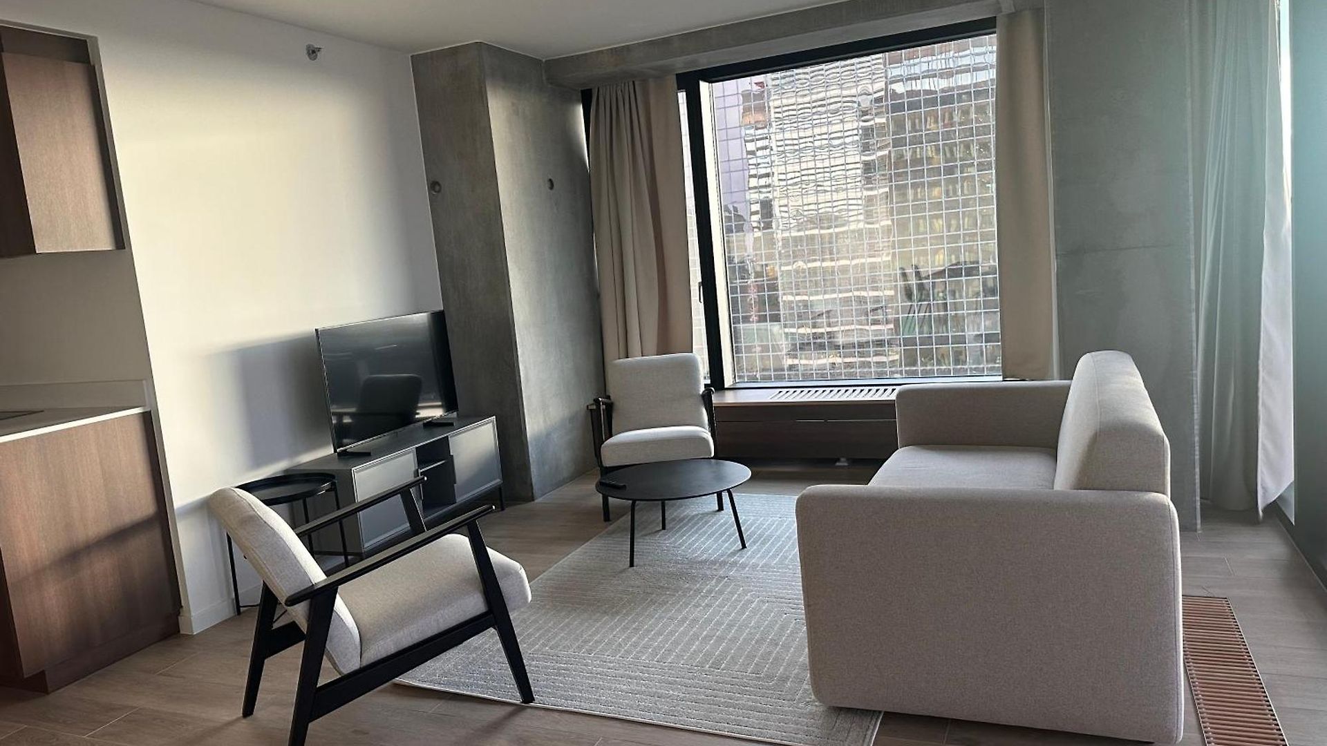 Beautiful With Panoramic View Of Center With Roof Terrace