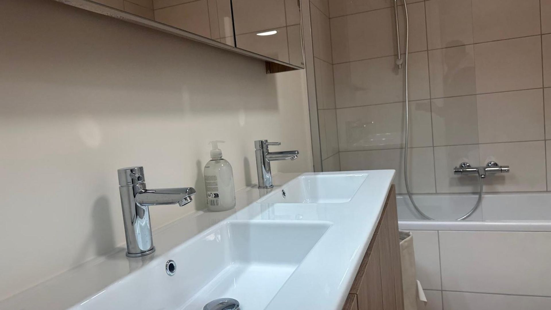 Beautiful With Panoramic View Of Center With Roof Terrace *