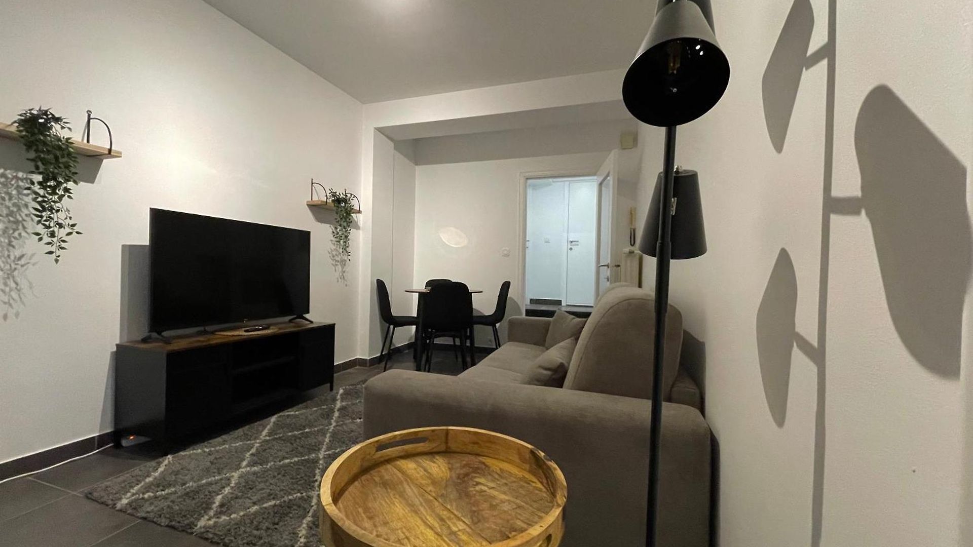 Duden Park - Cosy 1 Bedroom Appartement *