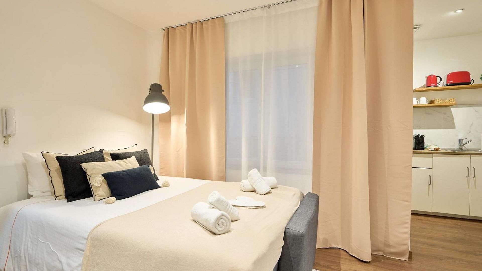 Compact & Stylish In * Brussel