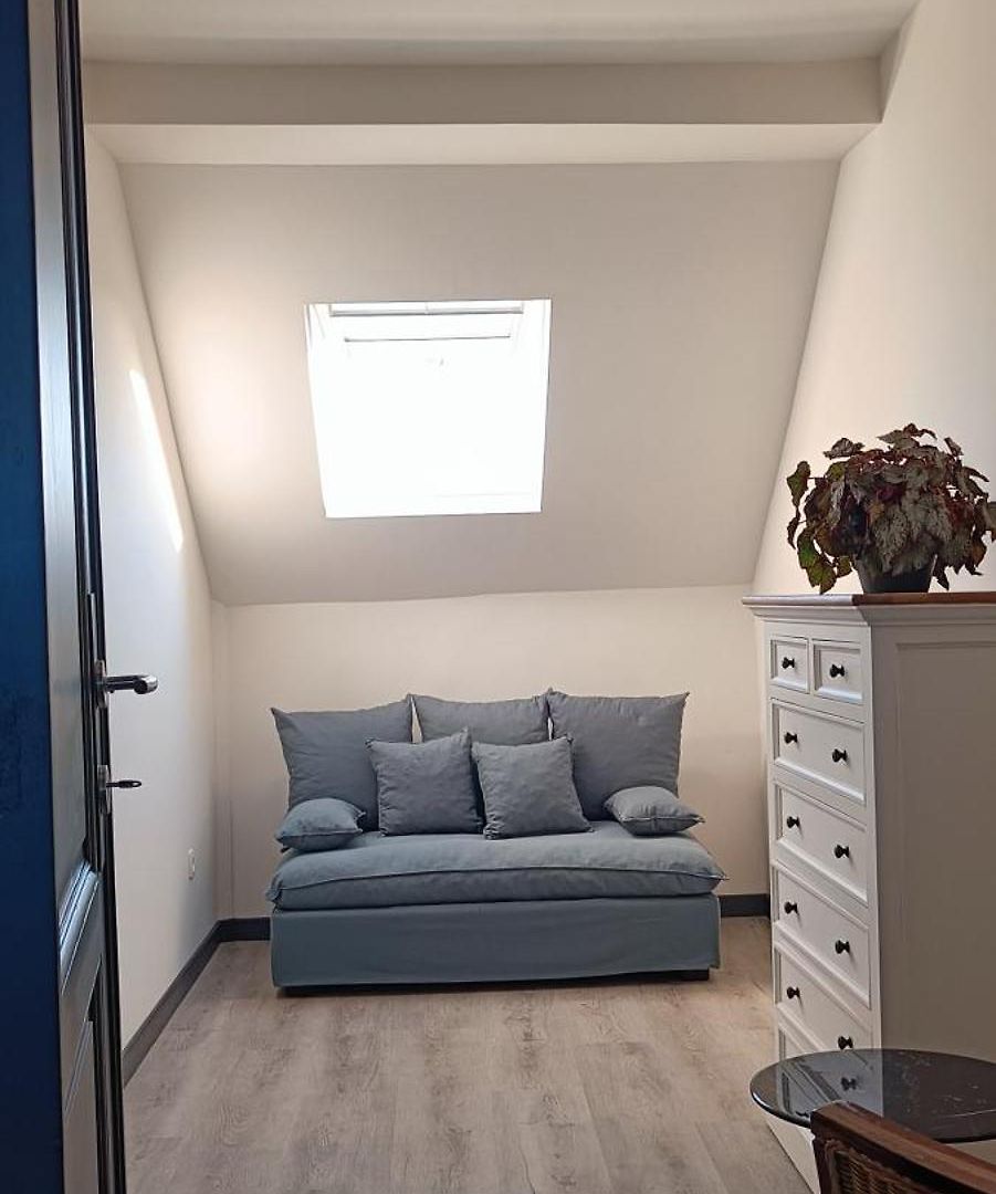 Modern Triplex 140m2 - 4 Bedrooms, 1 Living & 2 Bathrooms - 8 People In *