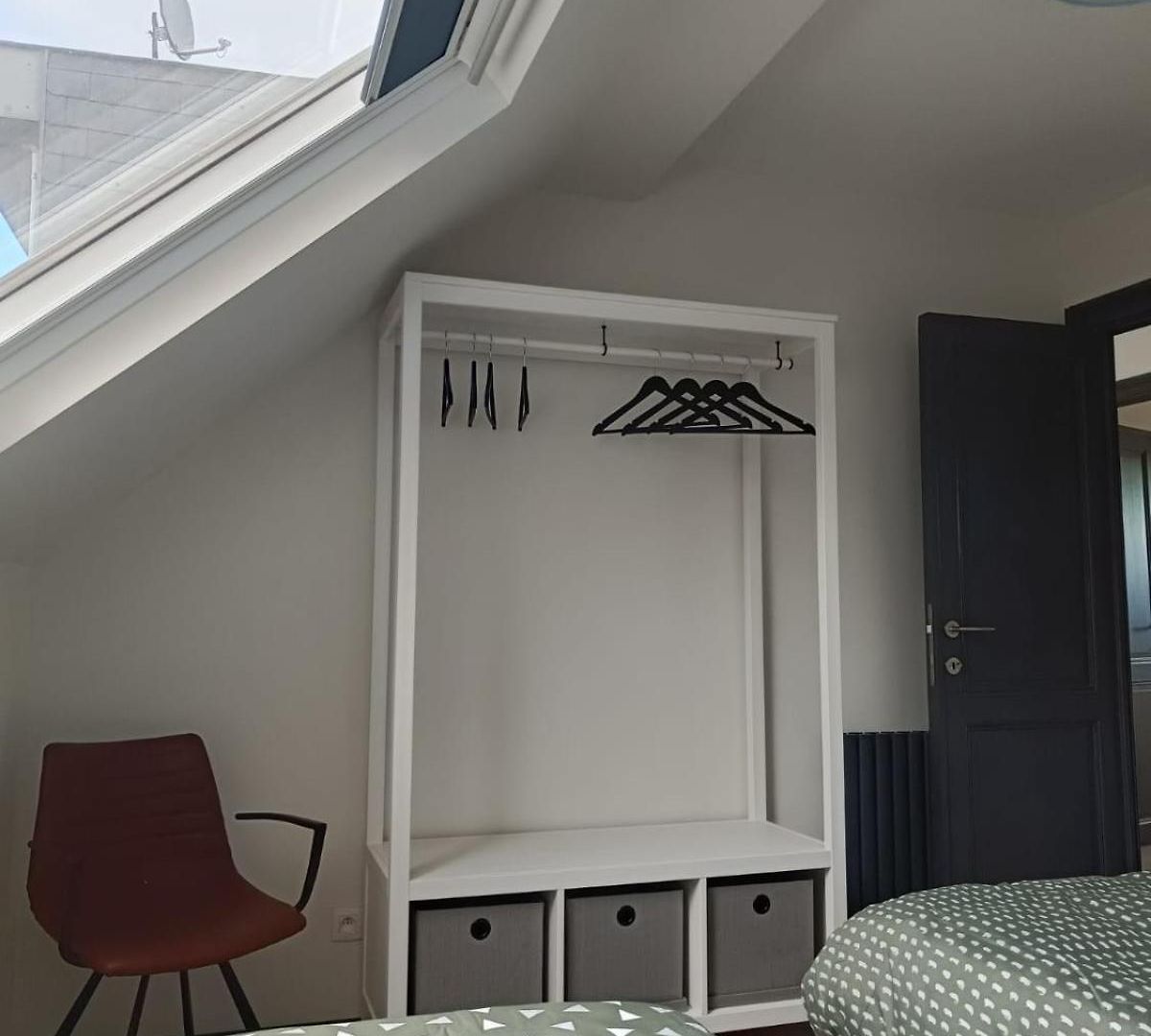 Apartment Modern Triplex 140m2 - 4 Bedrooms, 1 Living & 2 Bathrooms - 8 People In Brussels