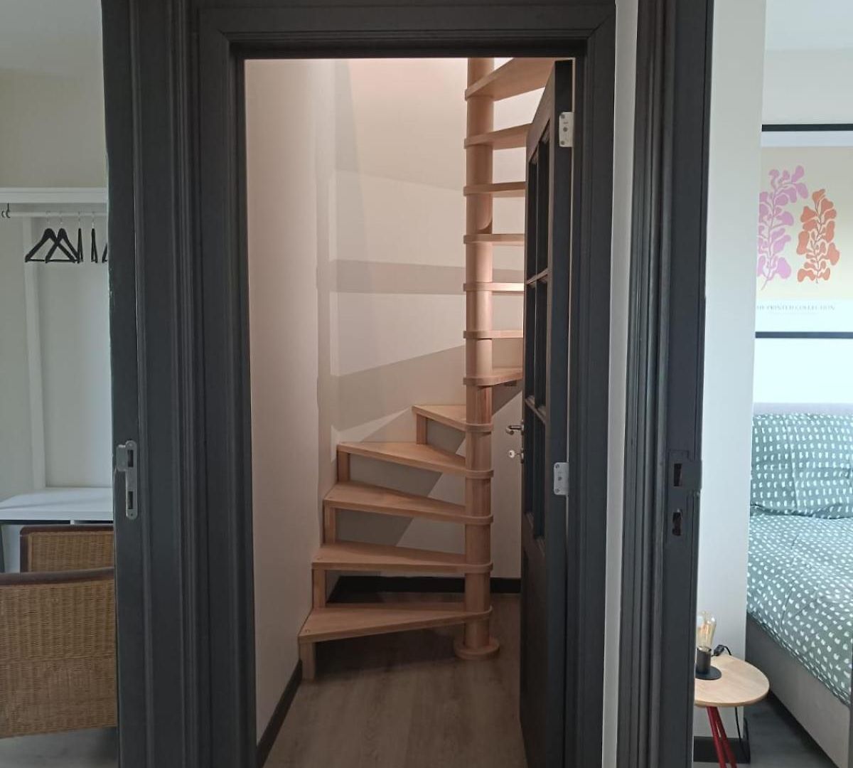 Modern Triplex 140m2 - 4 Bedrooms, 1 Living & 2 Bathrooms - 8 People In * Brussels