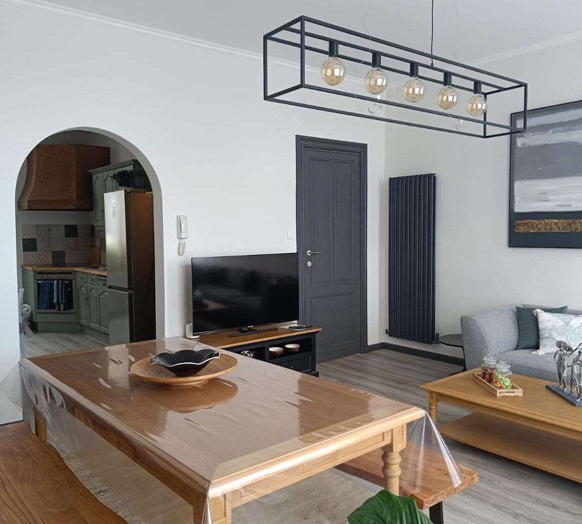 Modern Triplex 140m2 - 4 Bedrooms, 1 Living & 2 Bathrooms - 8 People In Apartment *
