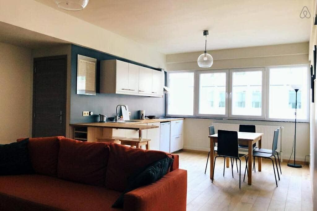 Fully Equipped Two Bedroom Schuman Area