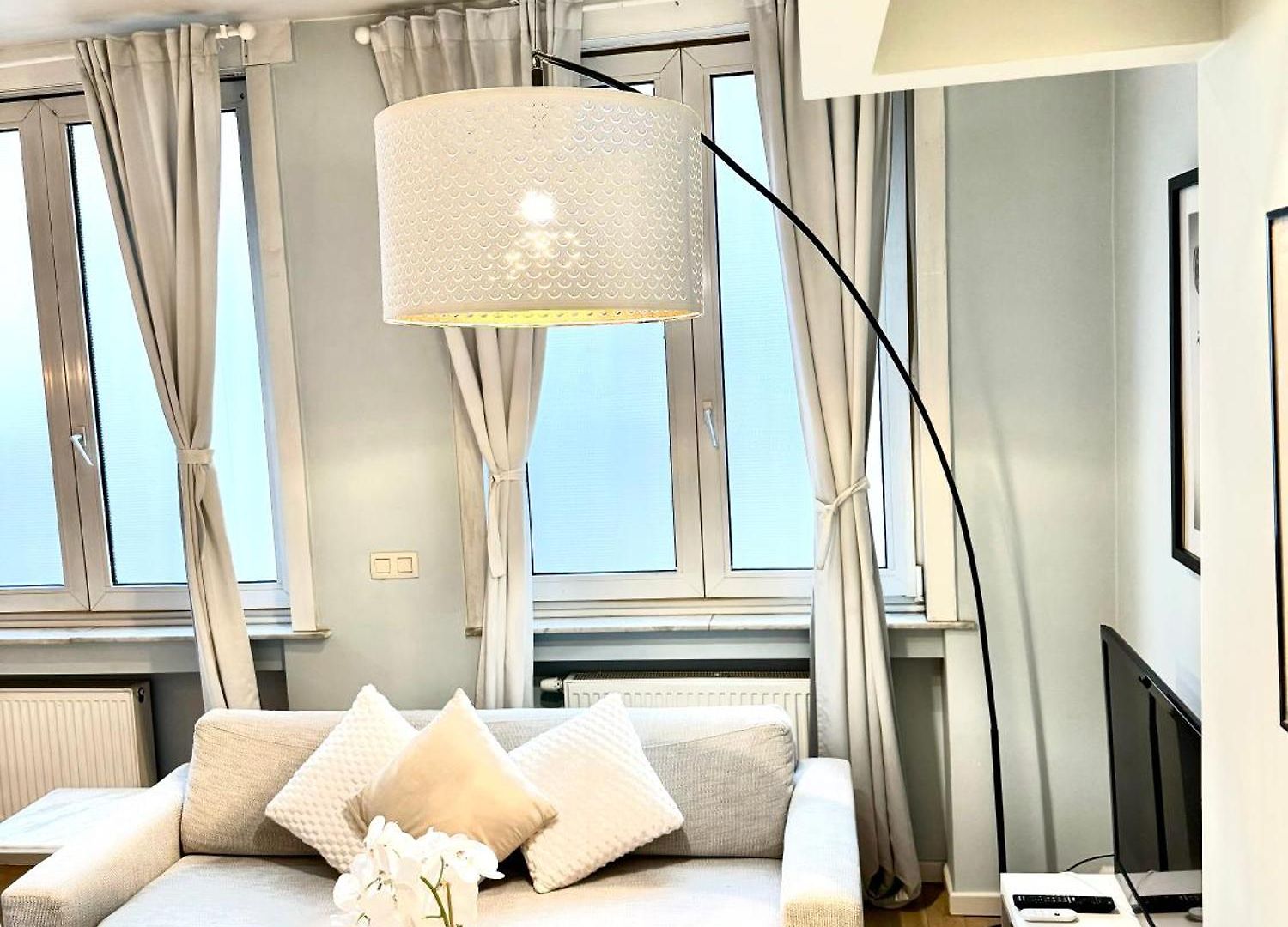 Beautiful 2 Bedroom Familiar Luxury Apartment *