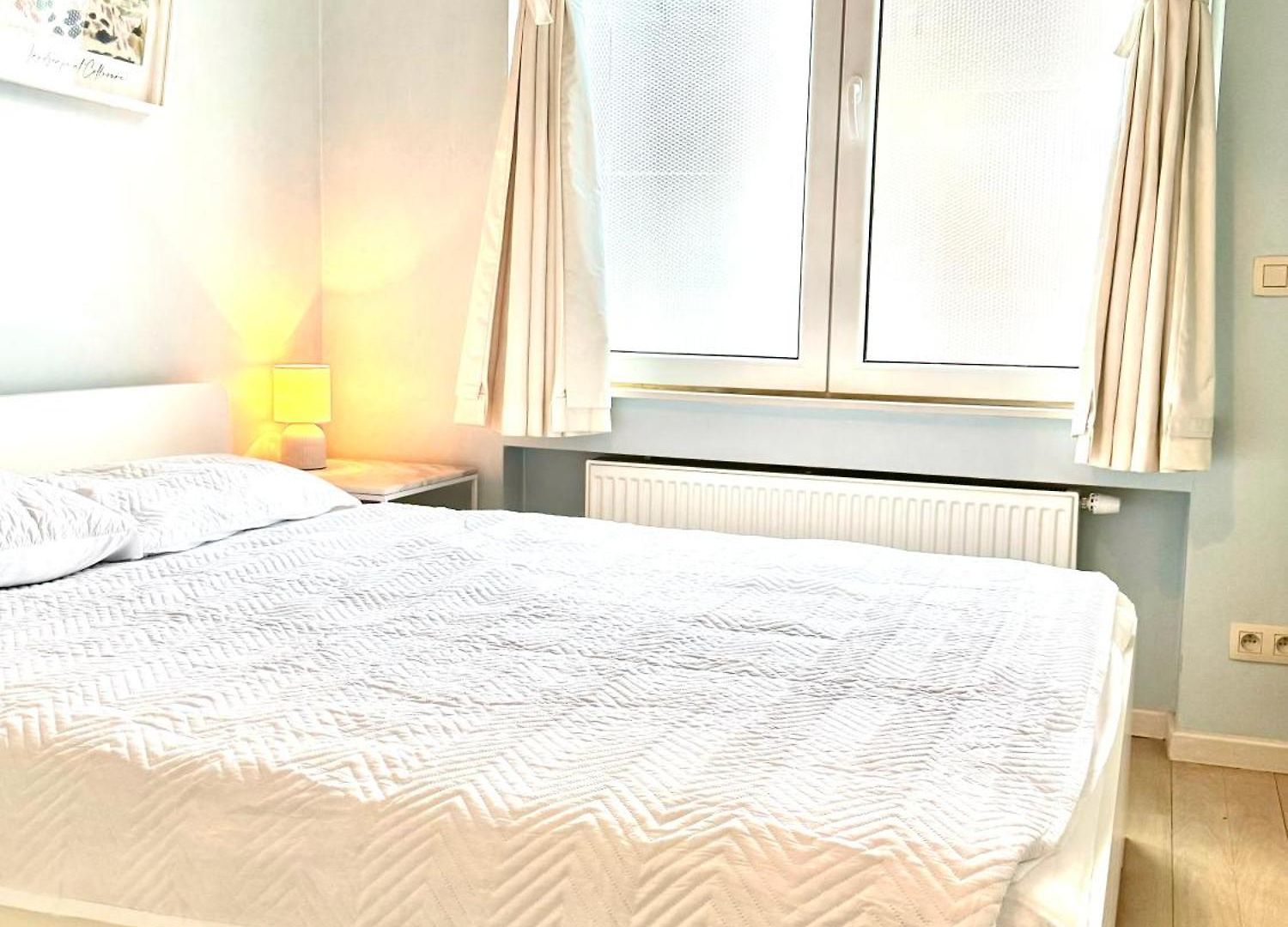 Beautiful 2 Bedroom Familiar Luxury Apartment *