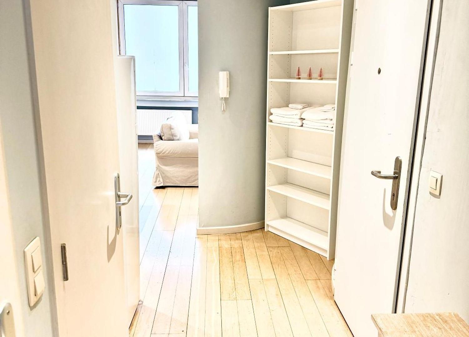 Beautiful 2 Bedroom Familiar Luxury Apartment
