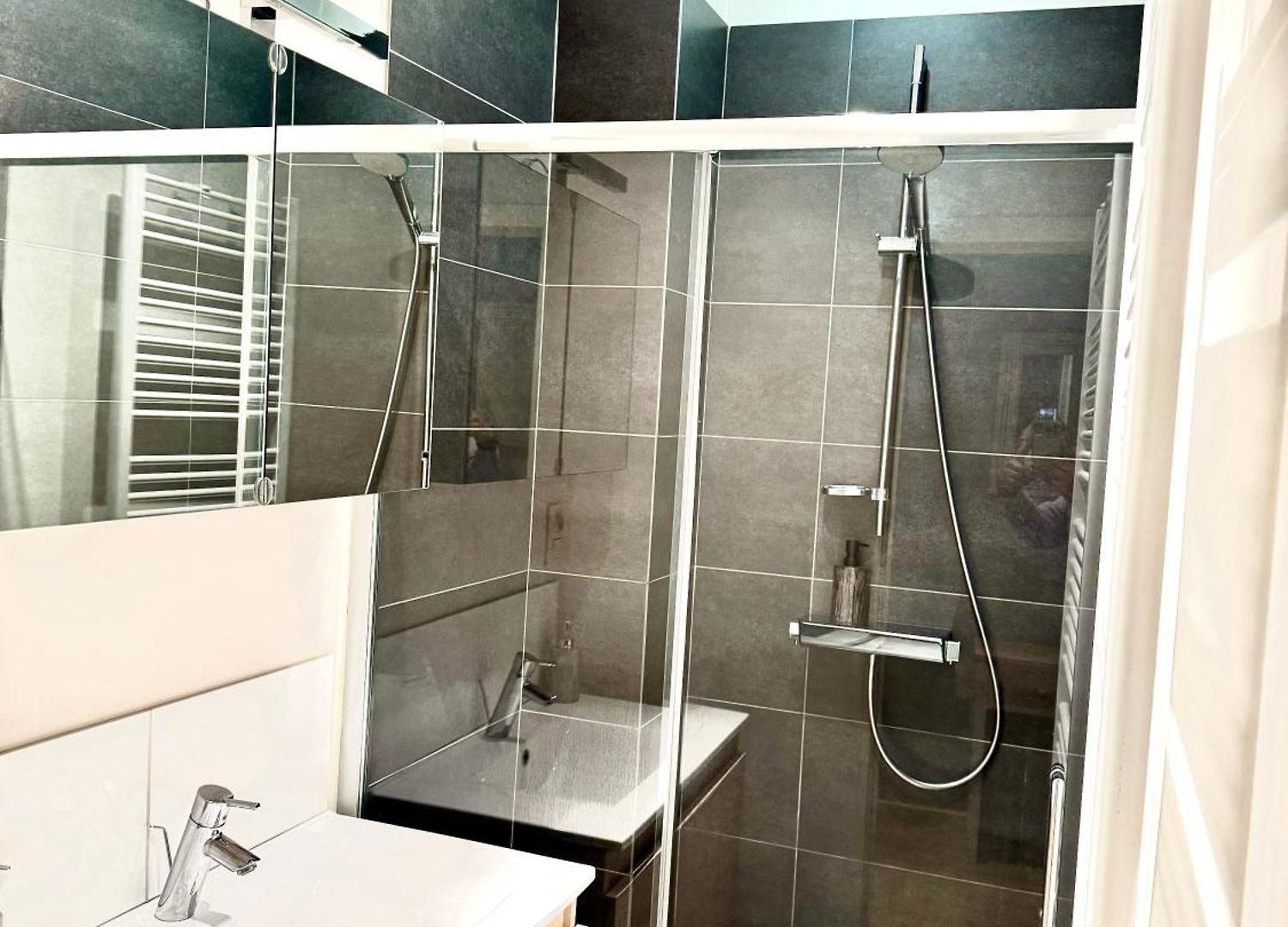 Beautiful 2 Bedroom Familiar Luxury *