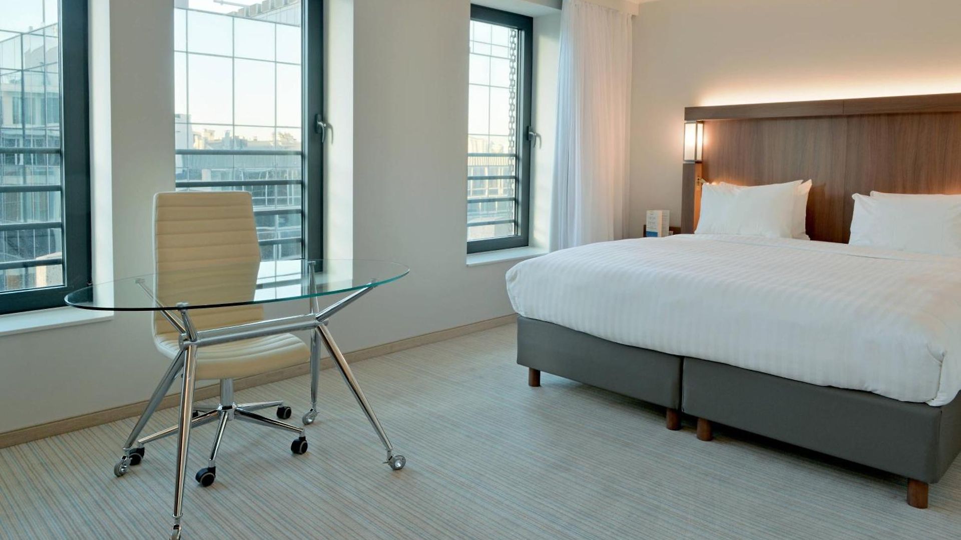 Courtyard By Marriott Eu Hotel 4*