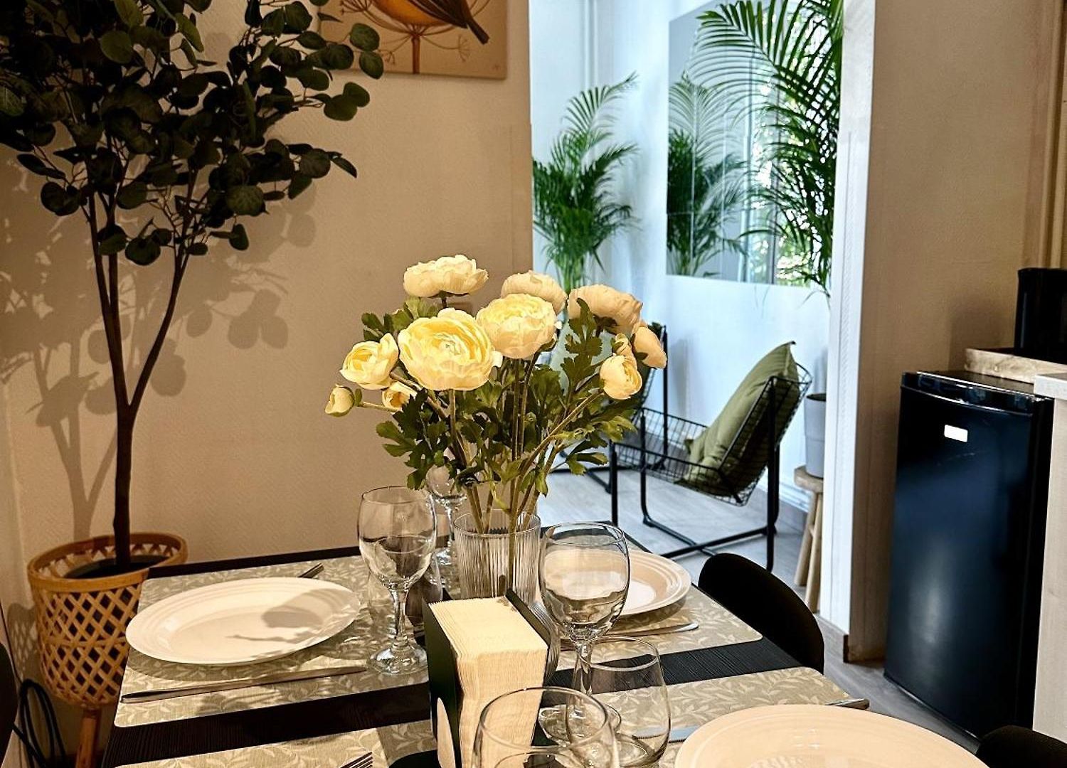 Apartment Near Center & Midi Station