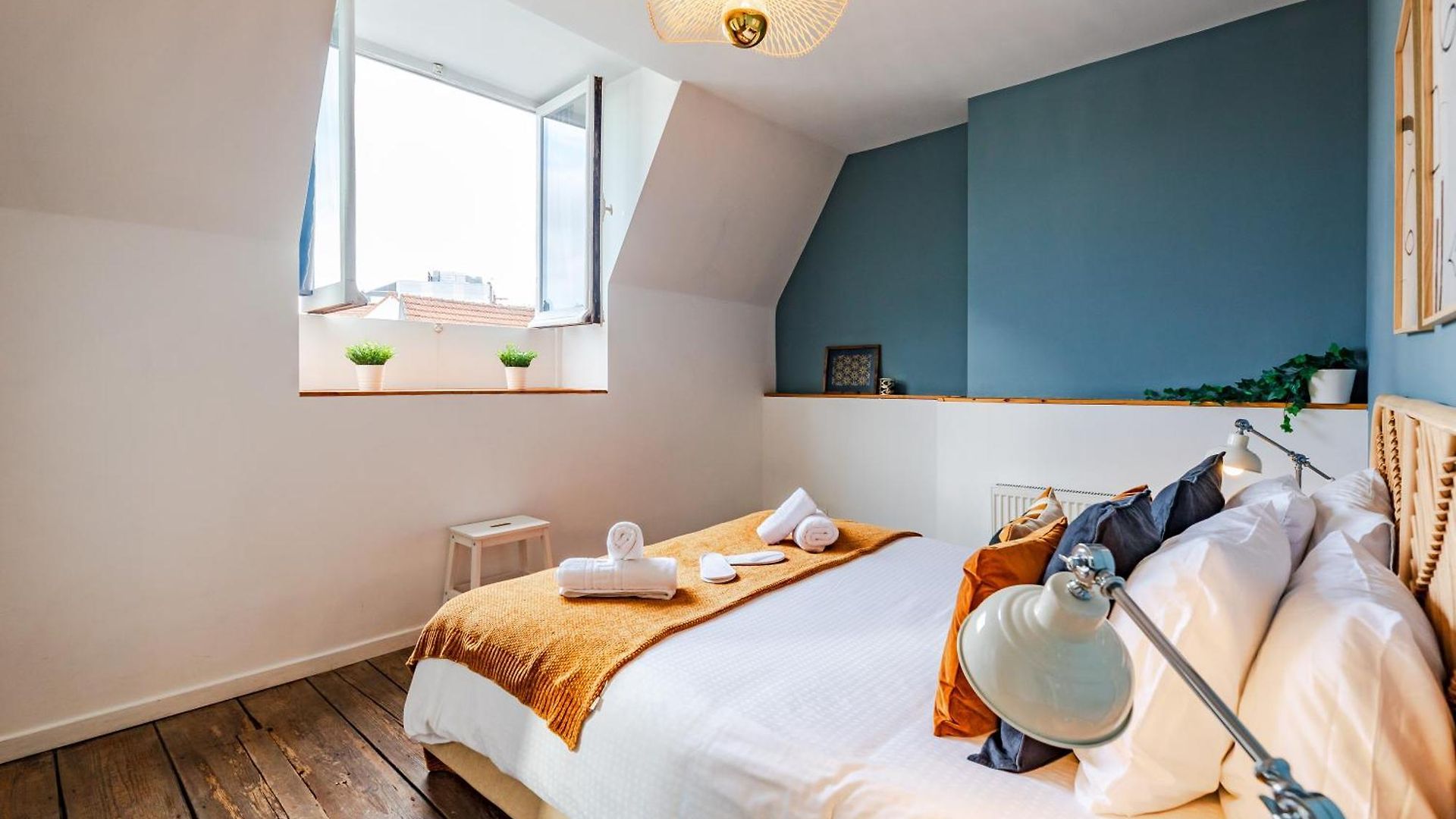 Exclusive 2br With Unesco Views