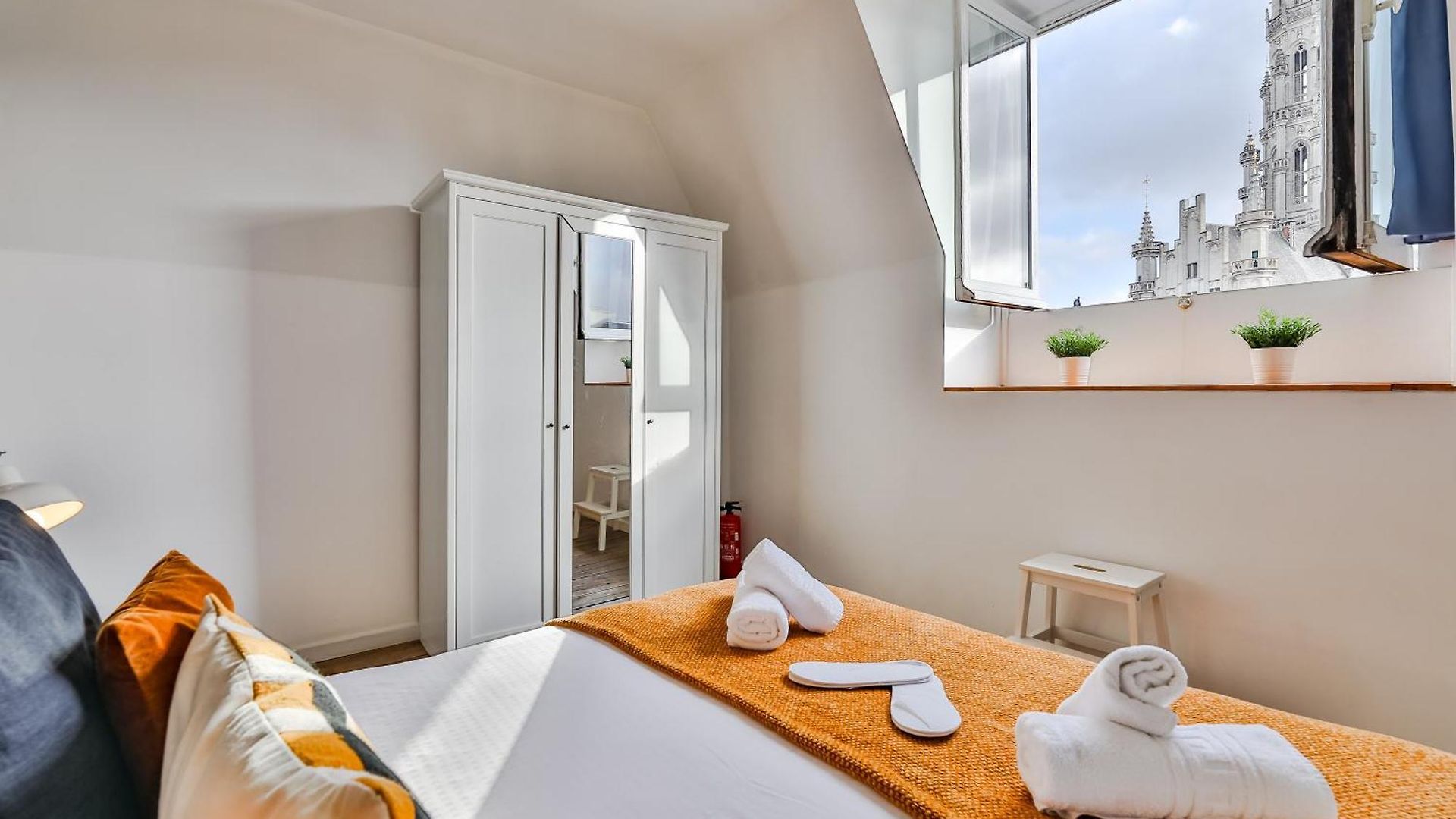 Exclusive 2br With Unesco Views