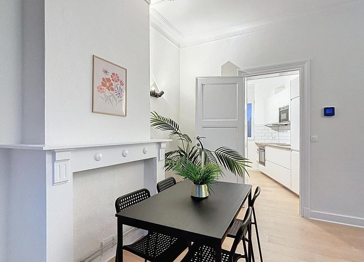 Cosy Moliere 2 Apartment *