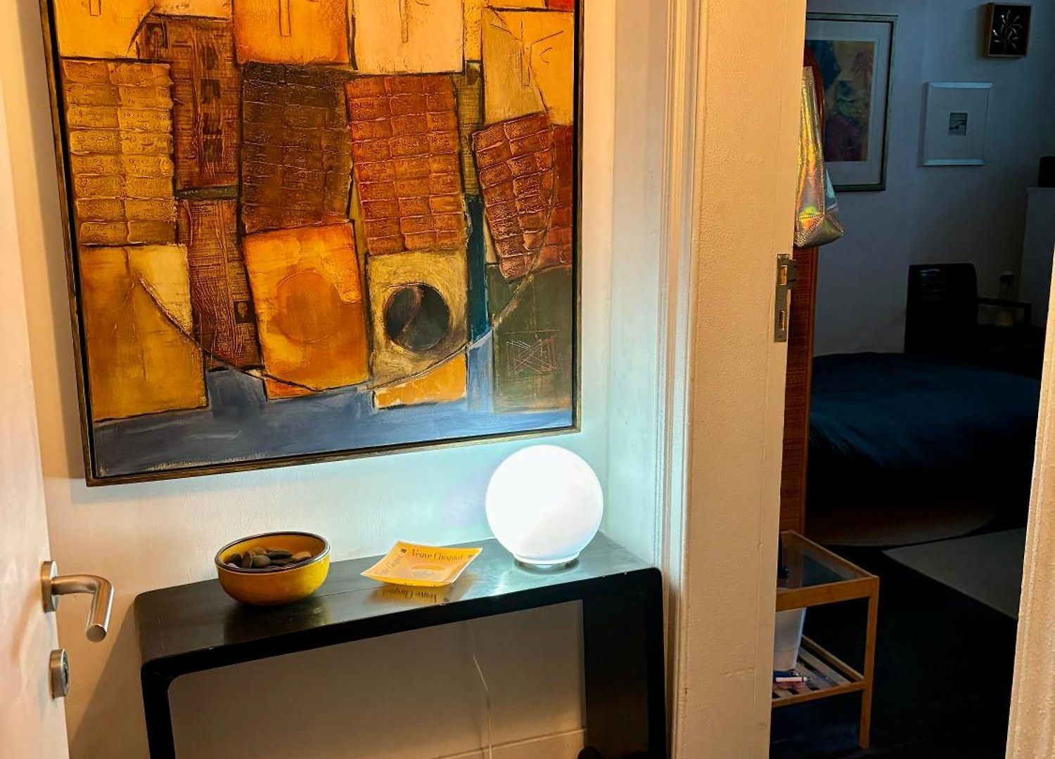 Art Apartment *