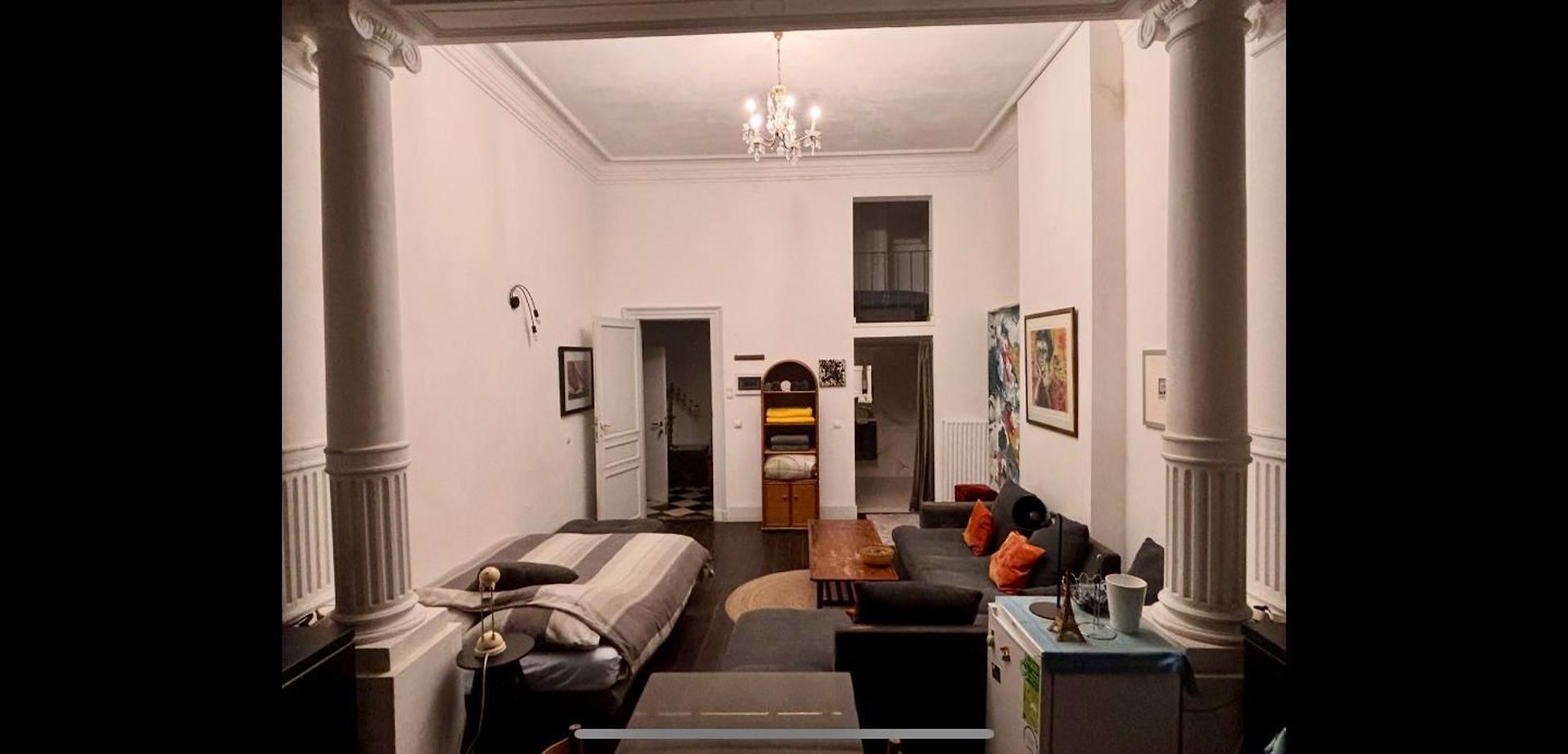 Art Apartment *
