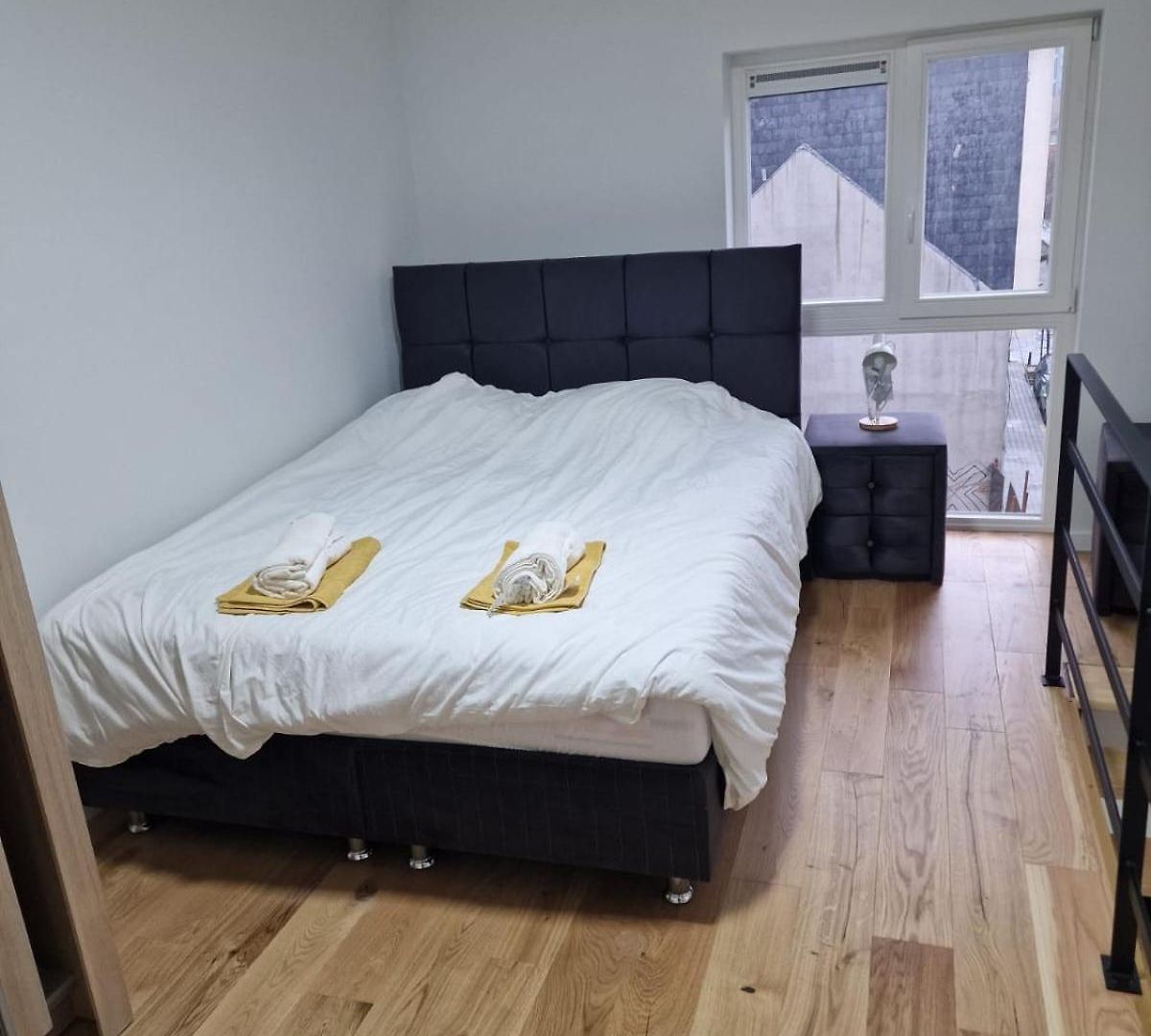 Luxe 1 *