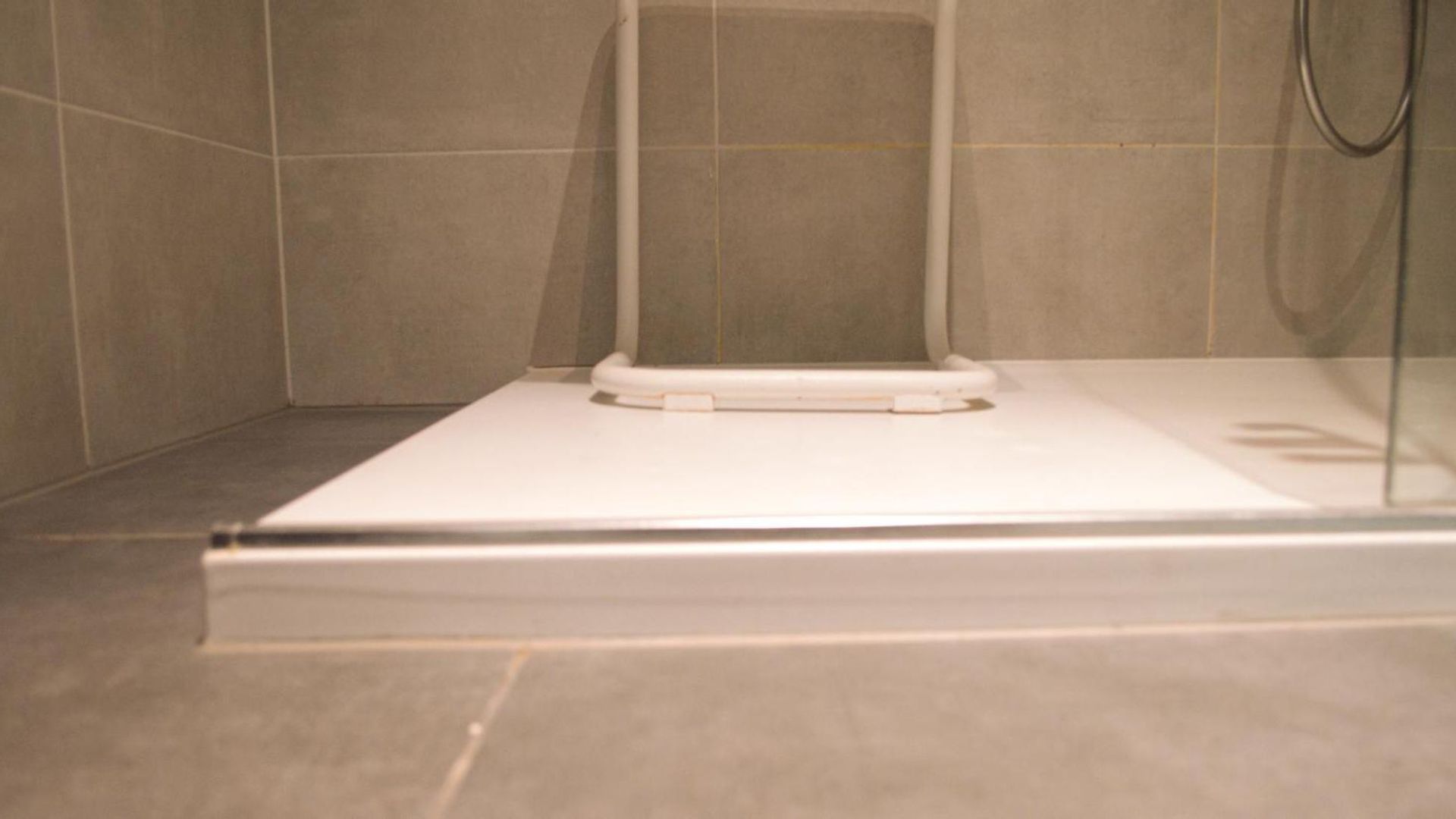 1br Metro Hopital Erasme Bordet Handicapt Friendly *