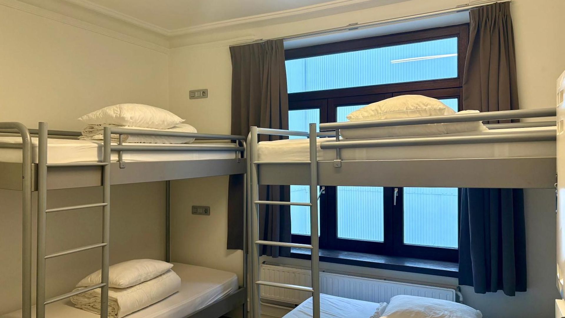 Hostel The Legacy By 2go4 Center