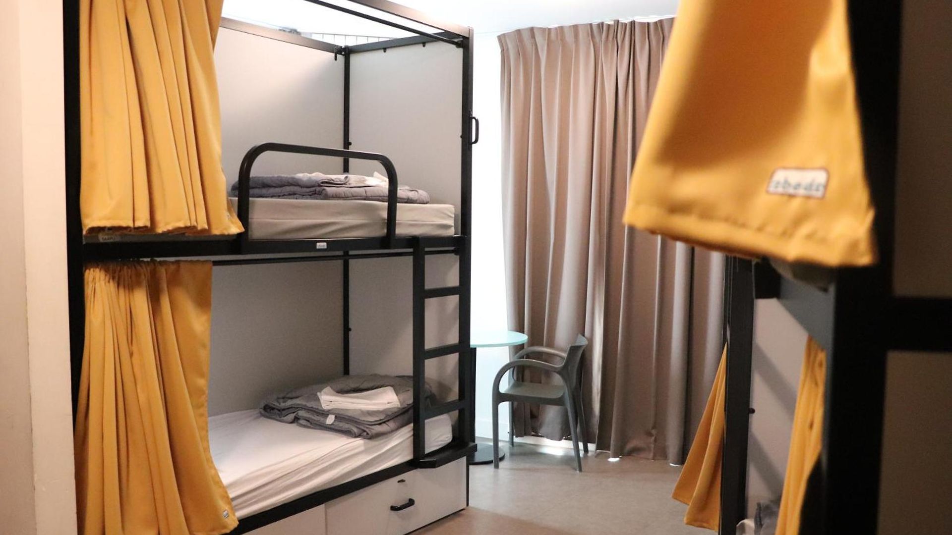 Hostel Hi Jacques Brel *