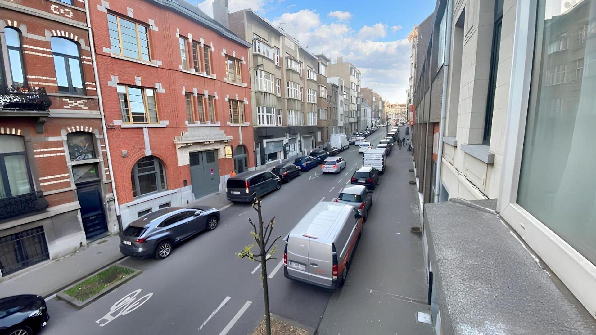 Apartment Modern In Molenbeek-saint-jean / 77 M² / Parking