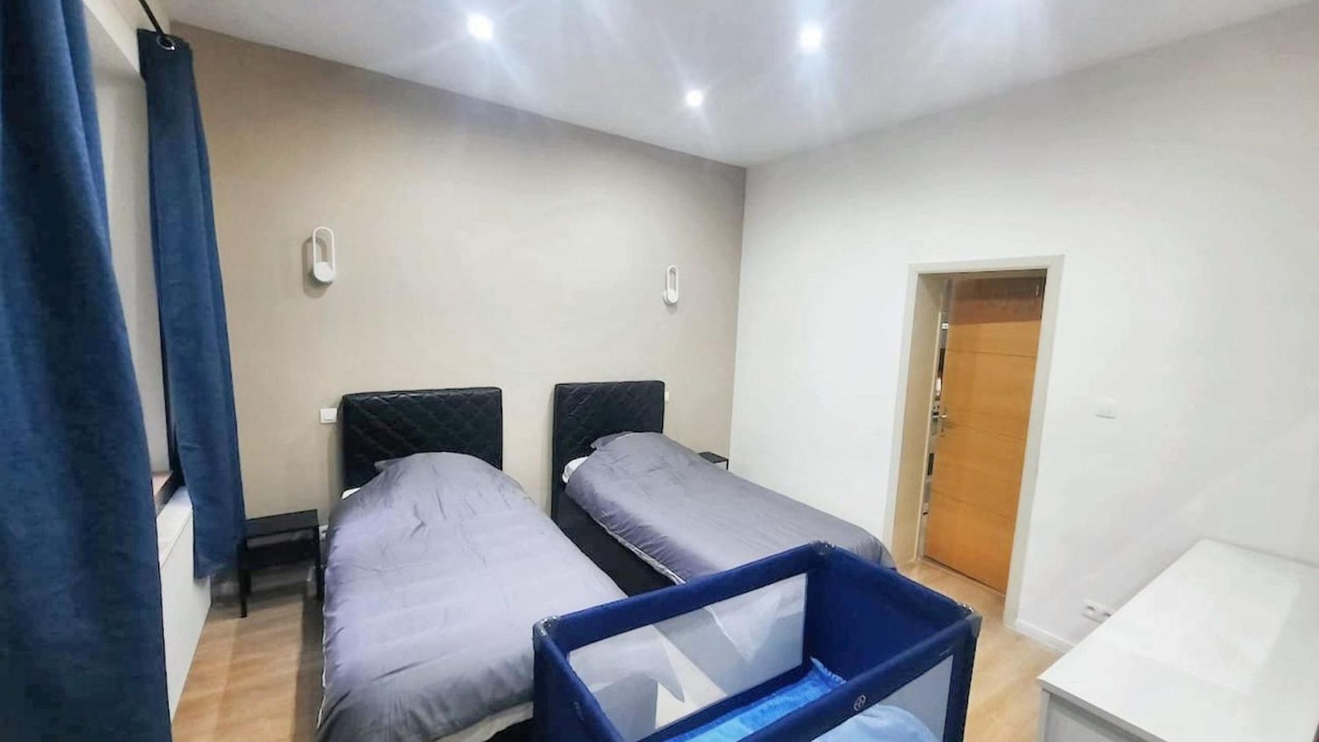 Modern In Molenbeek-saint-jean / 77 M² / Parking Apartment Brussels