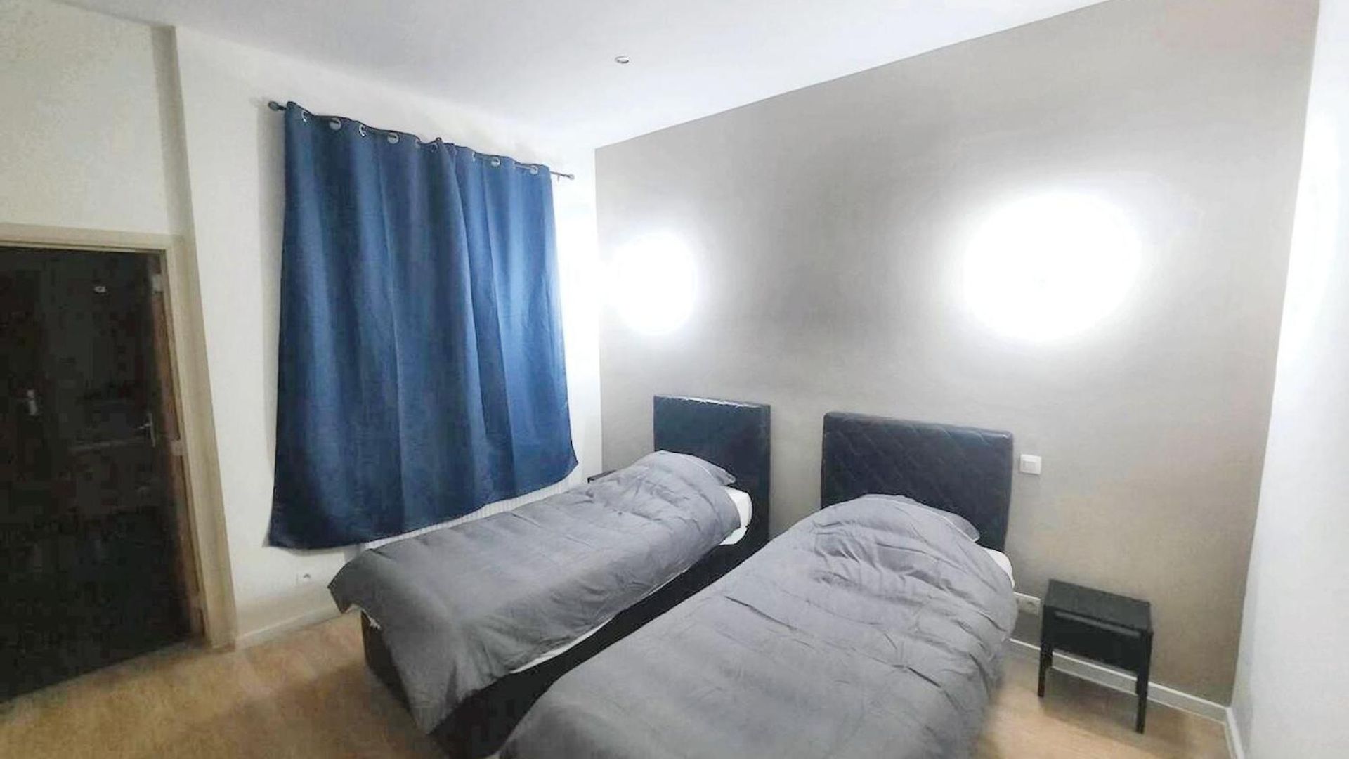 Modern In Molenbeek-saint-jean / 77 M² / Parking Apartment *