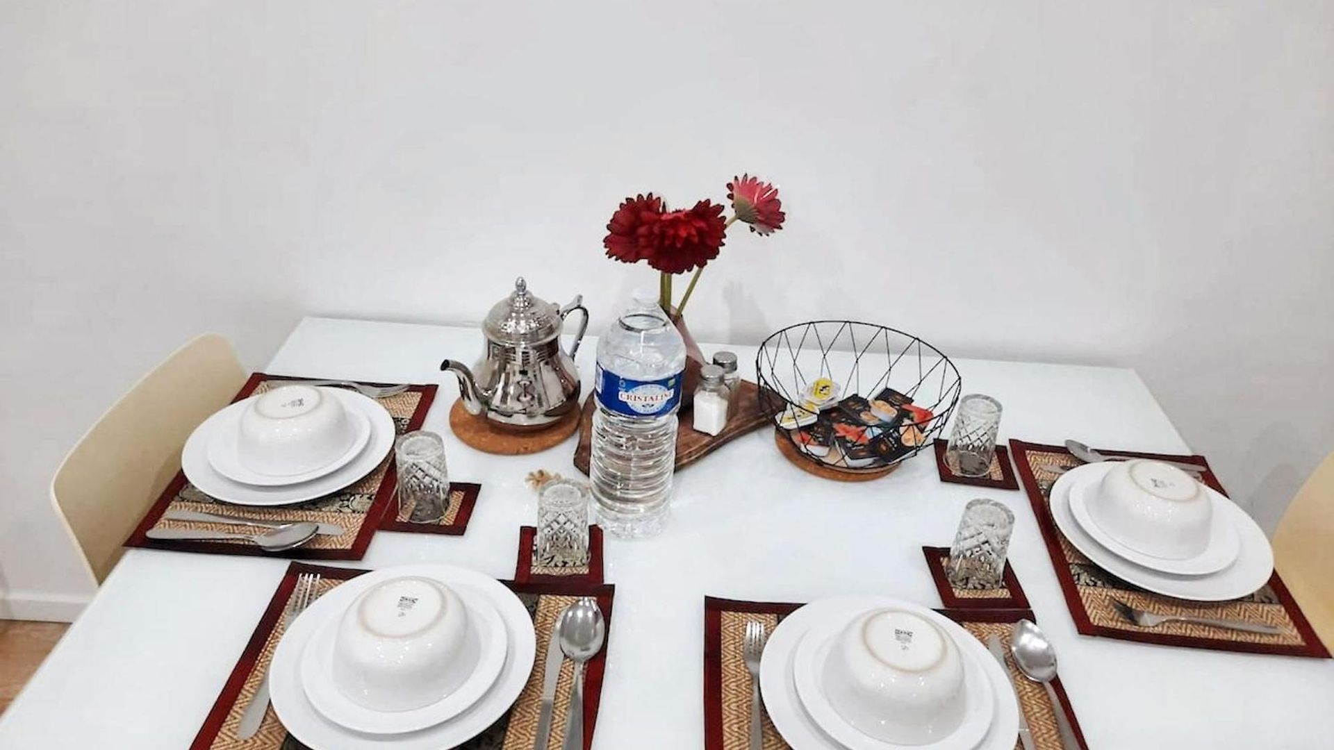 Modern In Molenbeek-saint-jean / 77 M² / Parking Apartment