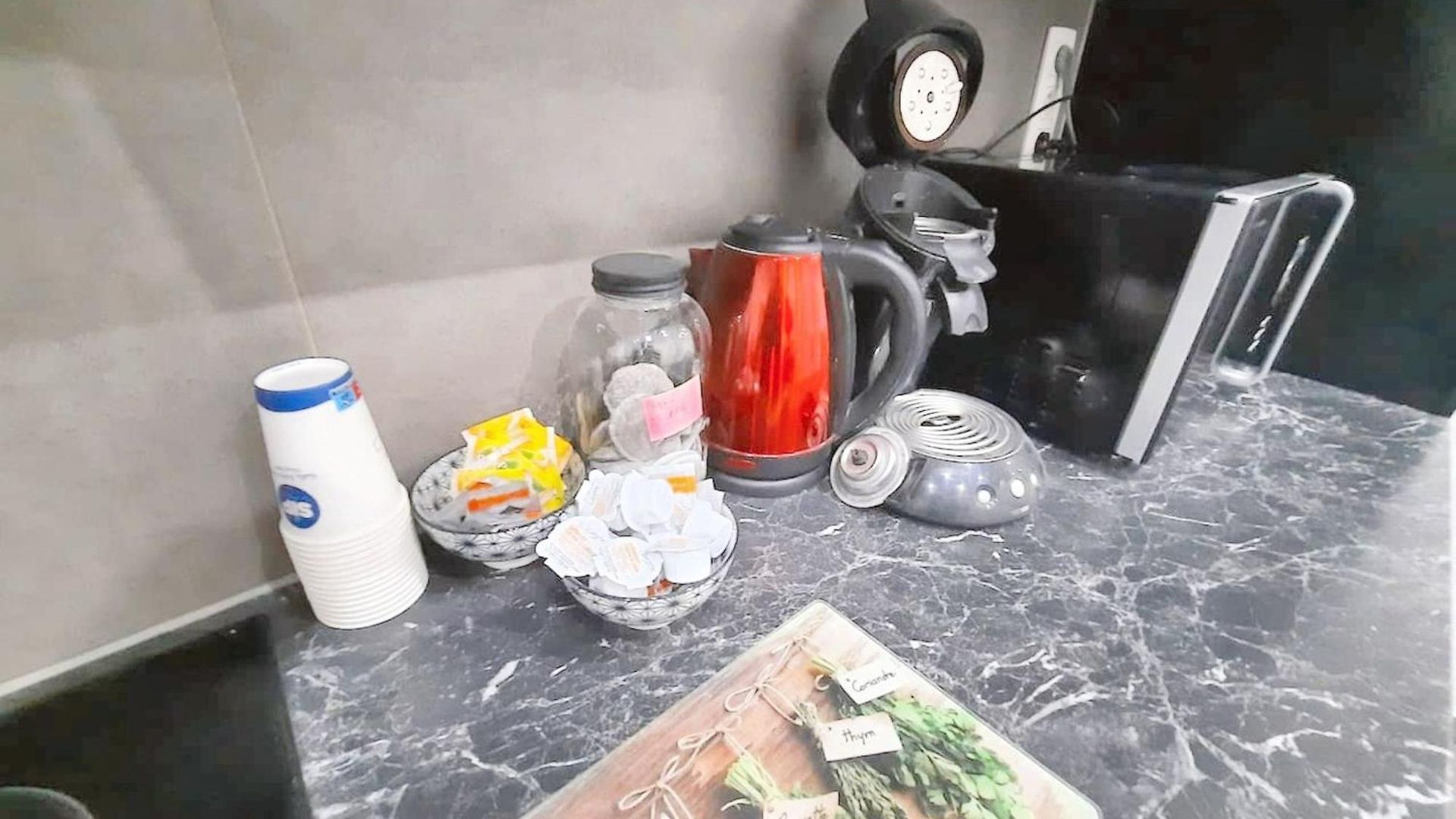 Modern In Molenbeek-saint-jean / 77 M² / Parking *
