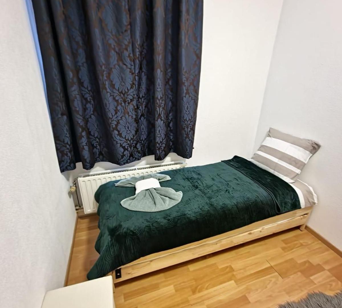 Sauna, Atomium, Expo Brussels, Stadium Roi Baudoin, Kinepolis, Planetarium, Centre Appartement
