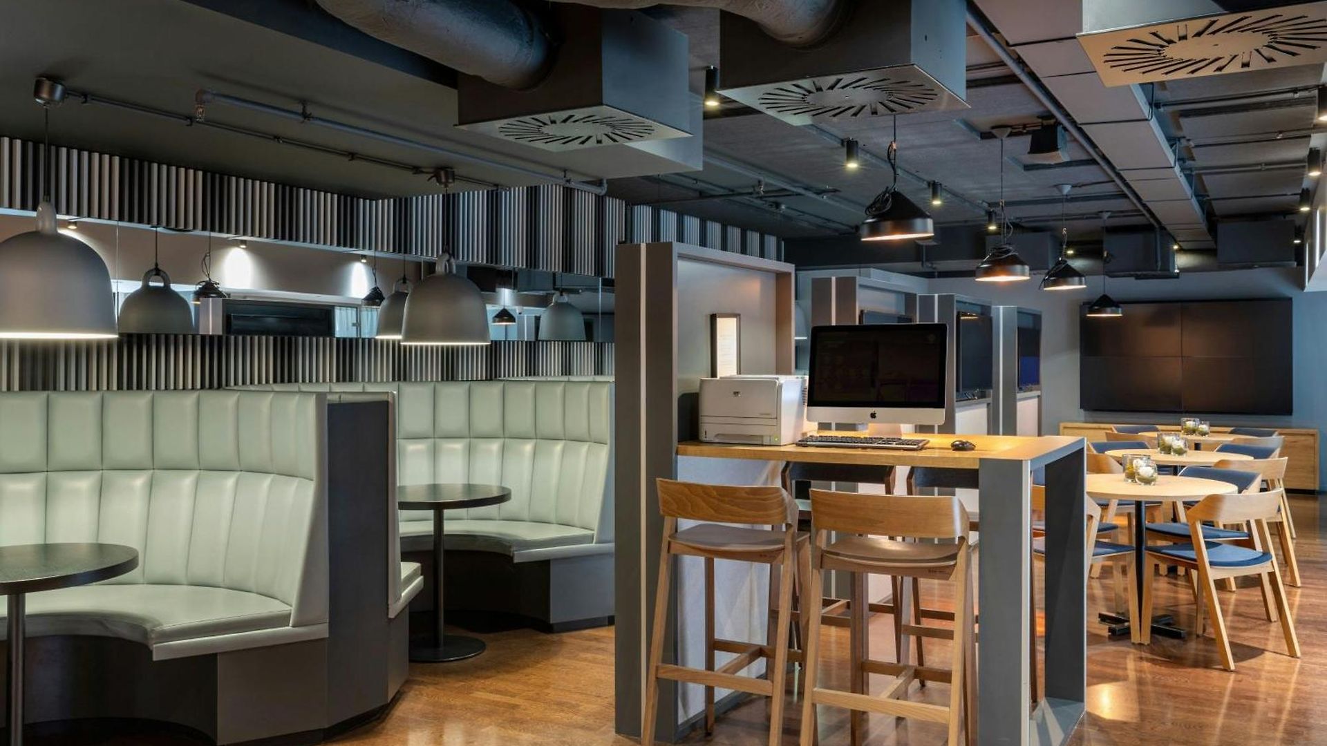 Courtyard By Marriott Eu Hotel 4*