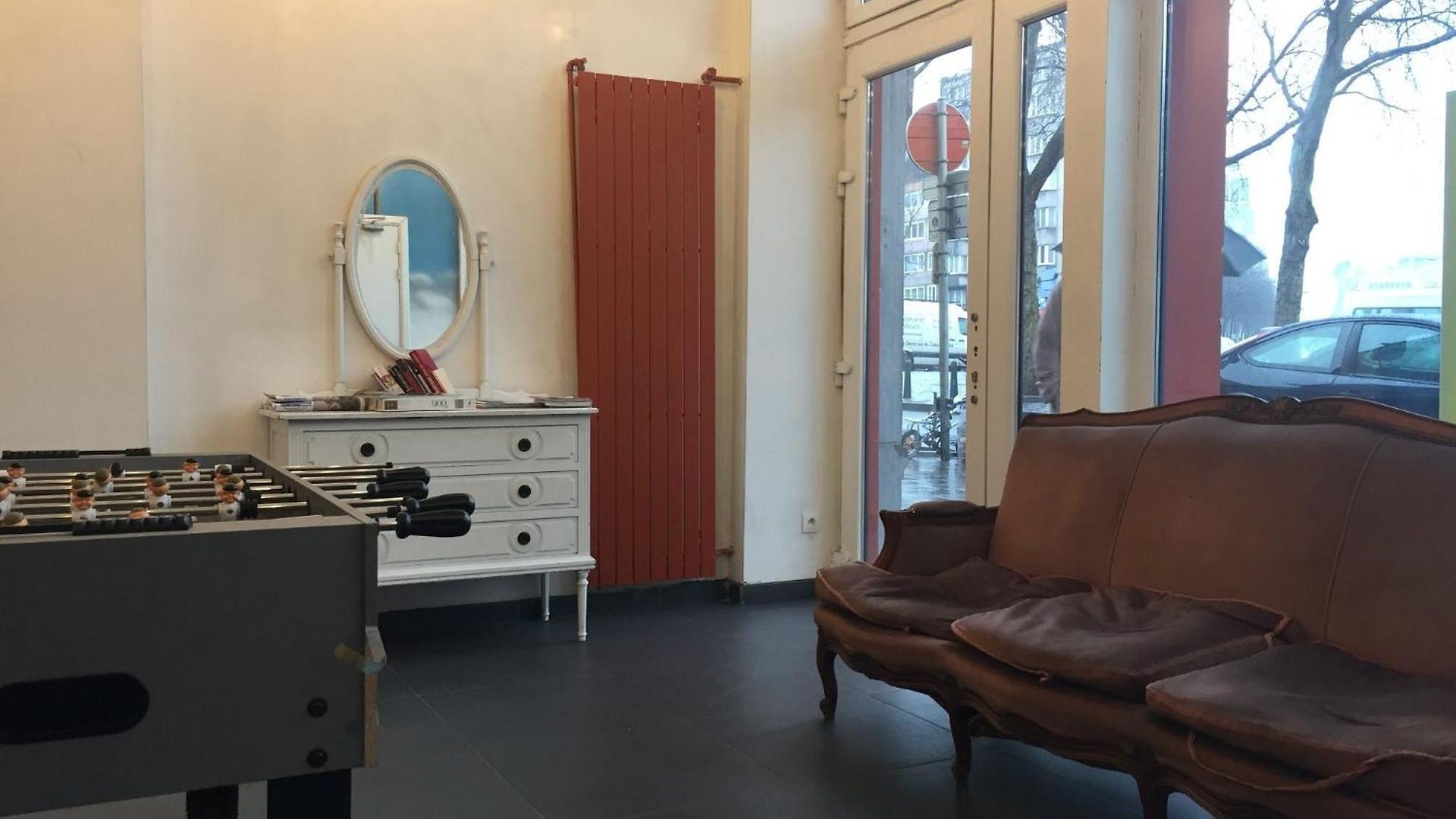 The82 Midi Hostel